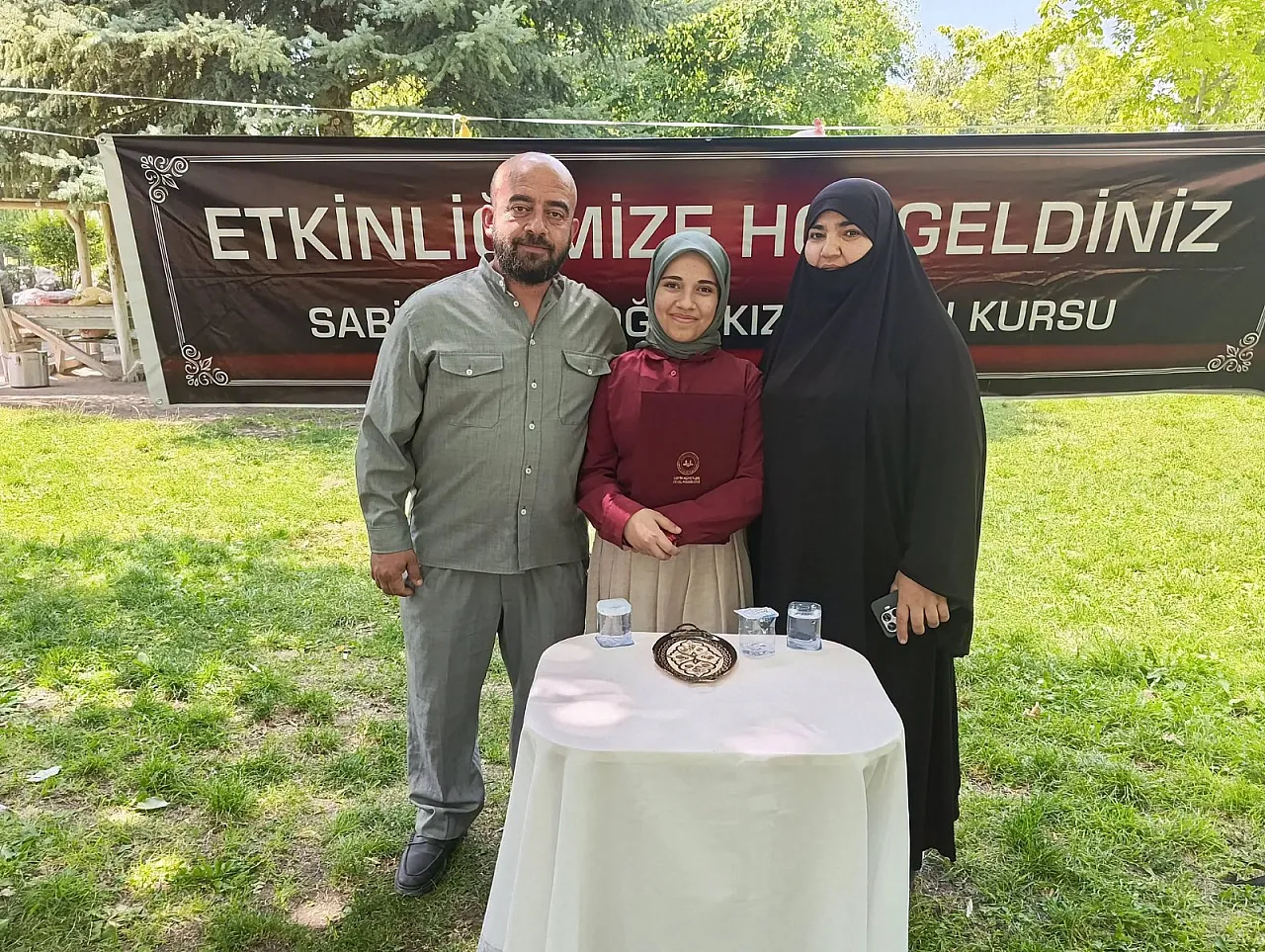 Başarılı Hafizelere Belgeleri Verildi