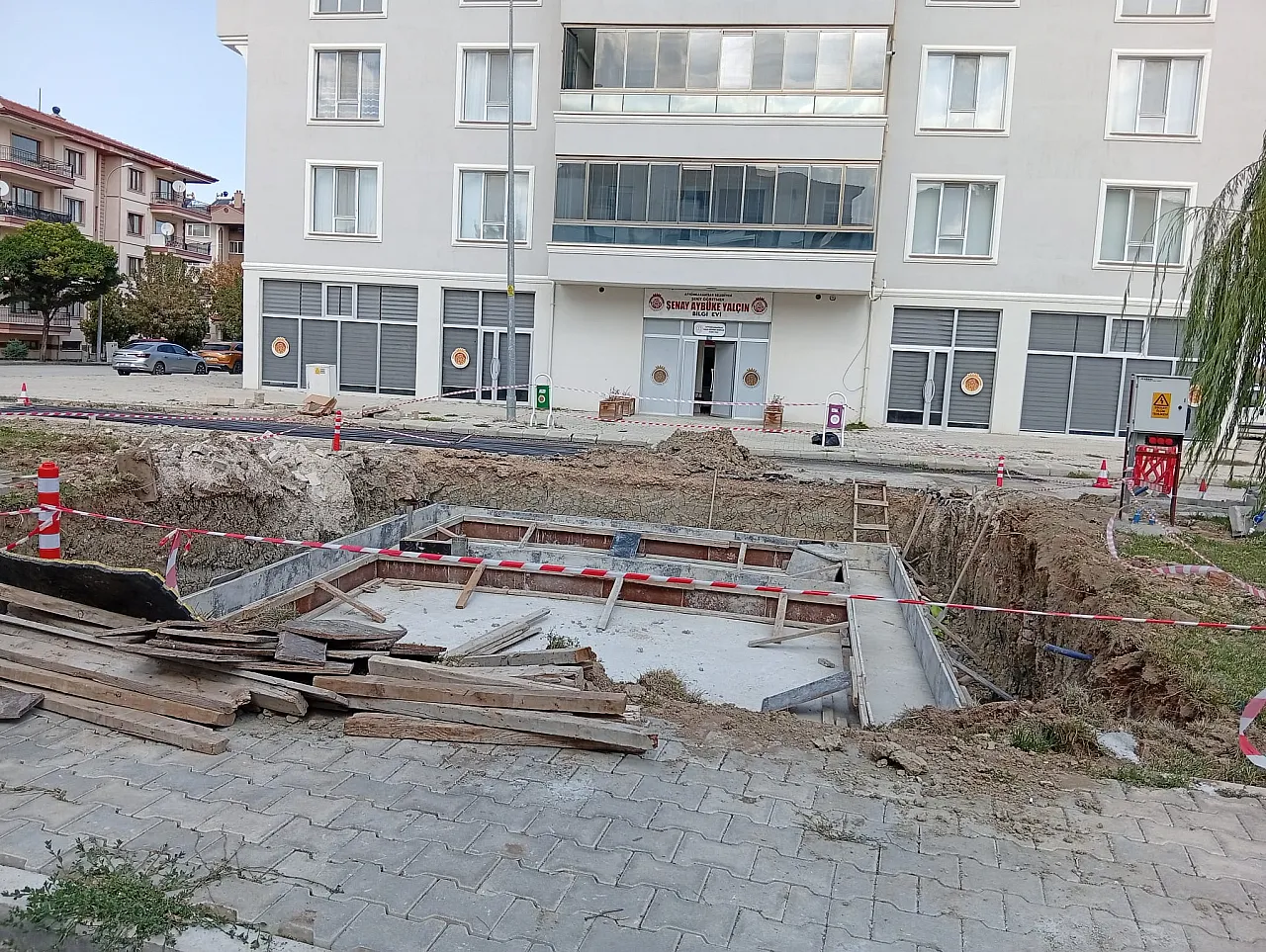İYİ Partili Mısırlıoğlu: Yeşil Alandaki İnşaatın Hukuki Dayanağı Nedir?