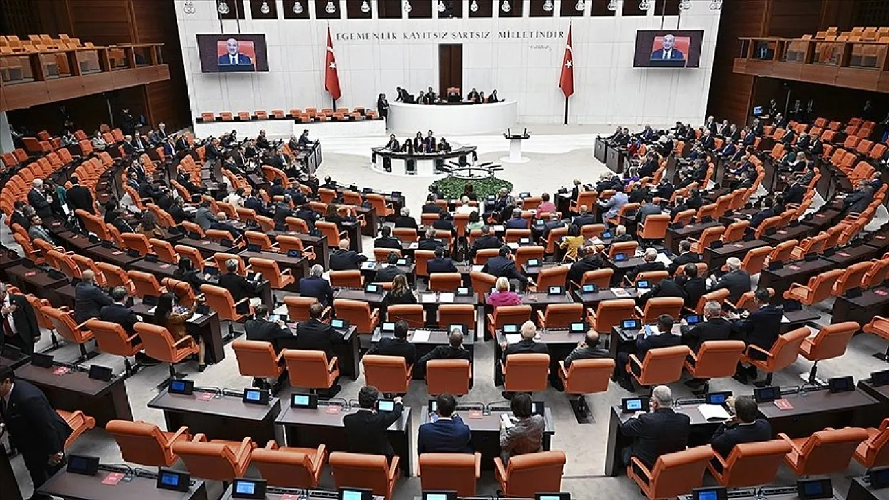 Çalışan Anneleri İlgilendiren Dev Düzenleme TBMM'den Geçti