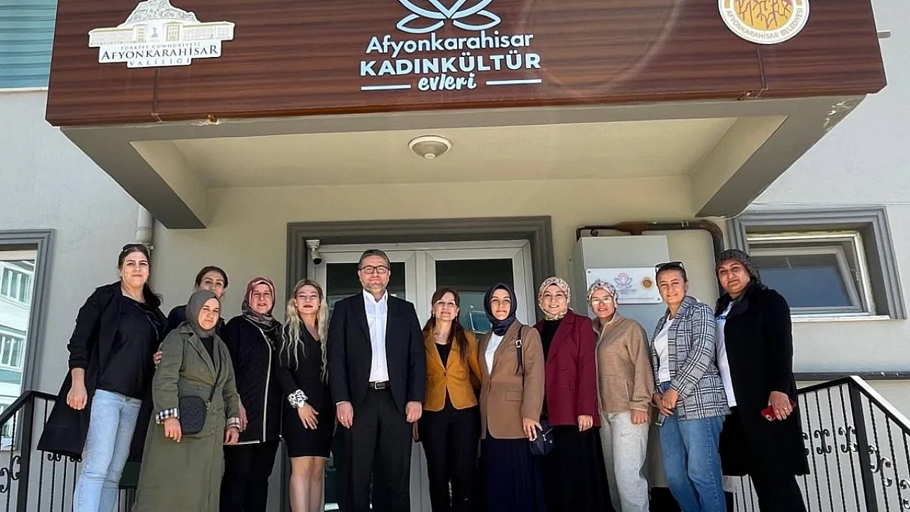 Emzirme Anne Ve Bebek Sağlığı İçin Elzem