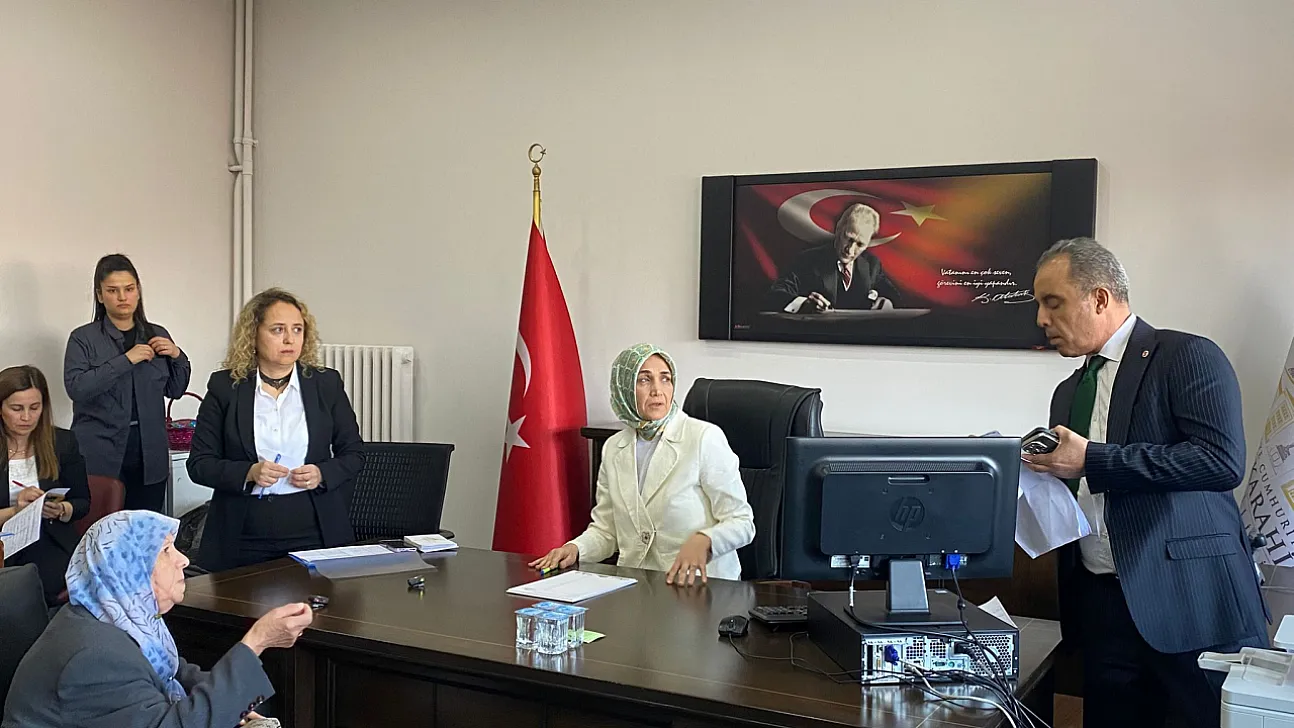 Yaşlı Kadın Gözyaşları İçinde Yardım İstedi… Vali Yiğitbaşı Harekete Geçti!