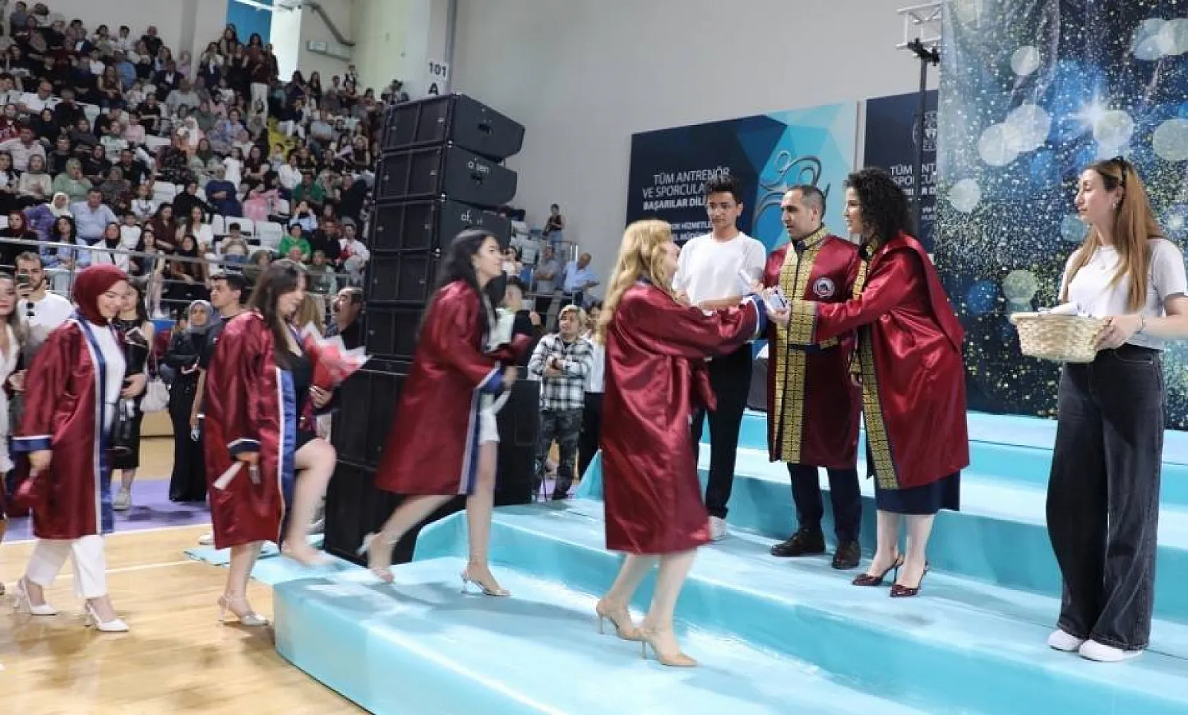 AFSÜ MYO'dan Bin Öğrenci Mezun Oldu