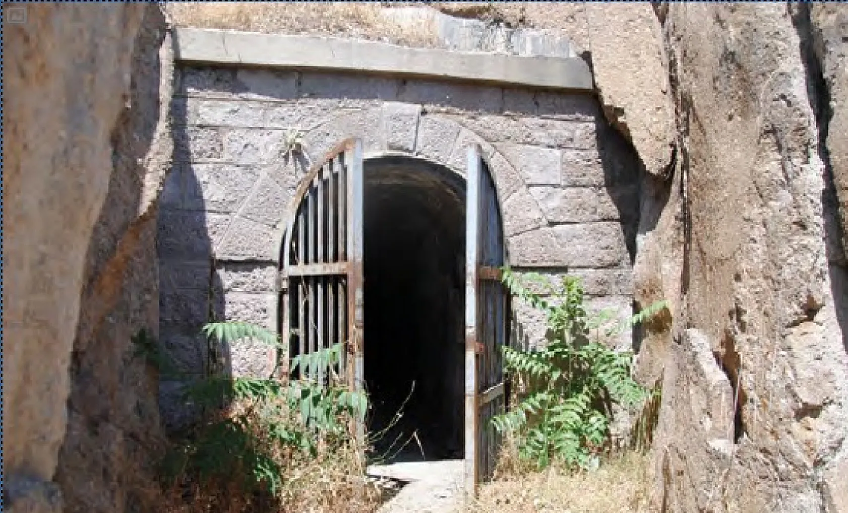 Afyon'un Tarihe Tanık Sığınakları