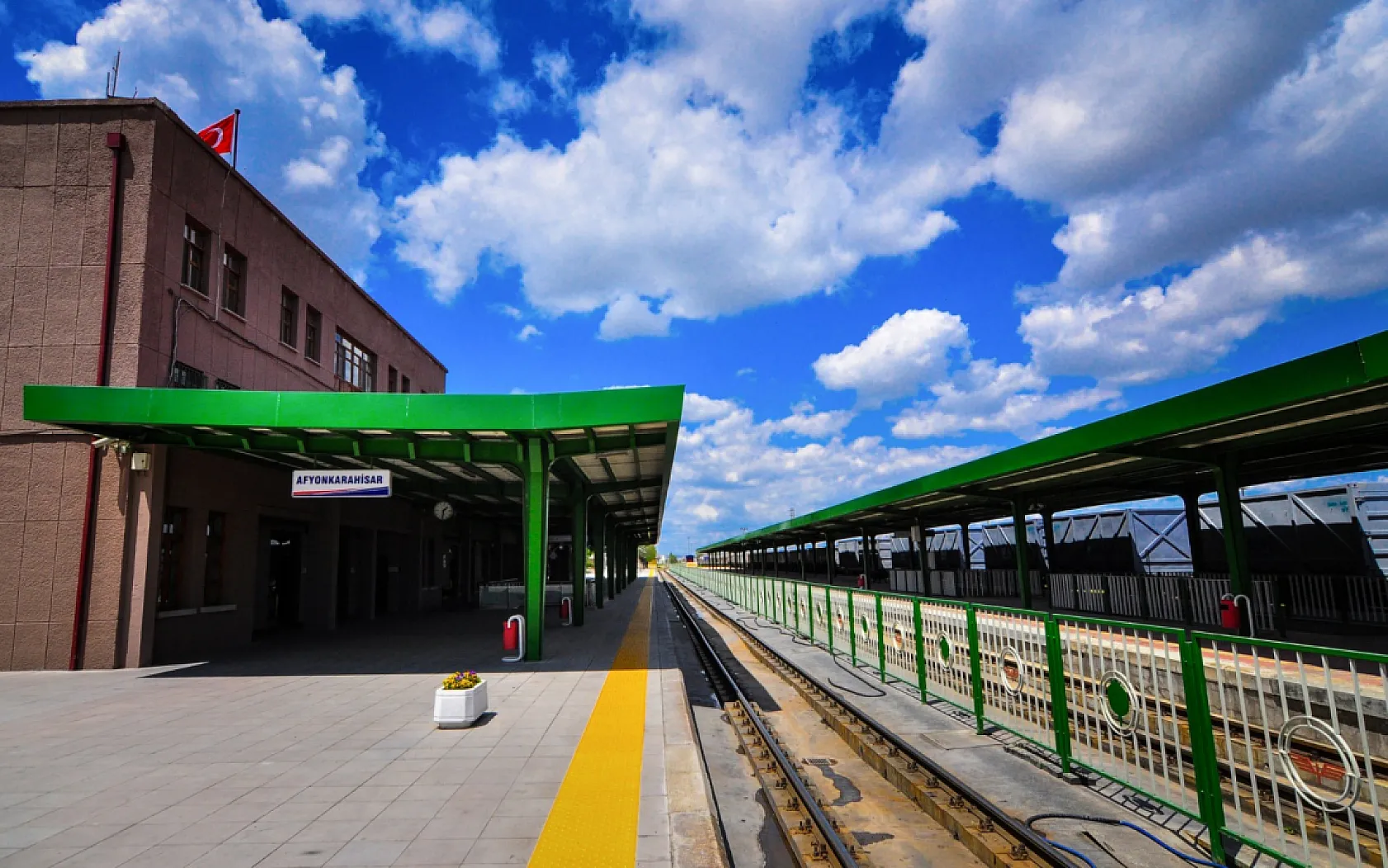 Umut, Bekleyiş, Hüzün… Afyon'daki İstasyonların Az Bilinen Fotoğrafları…