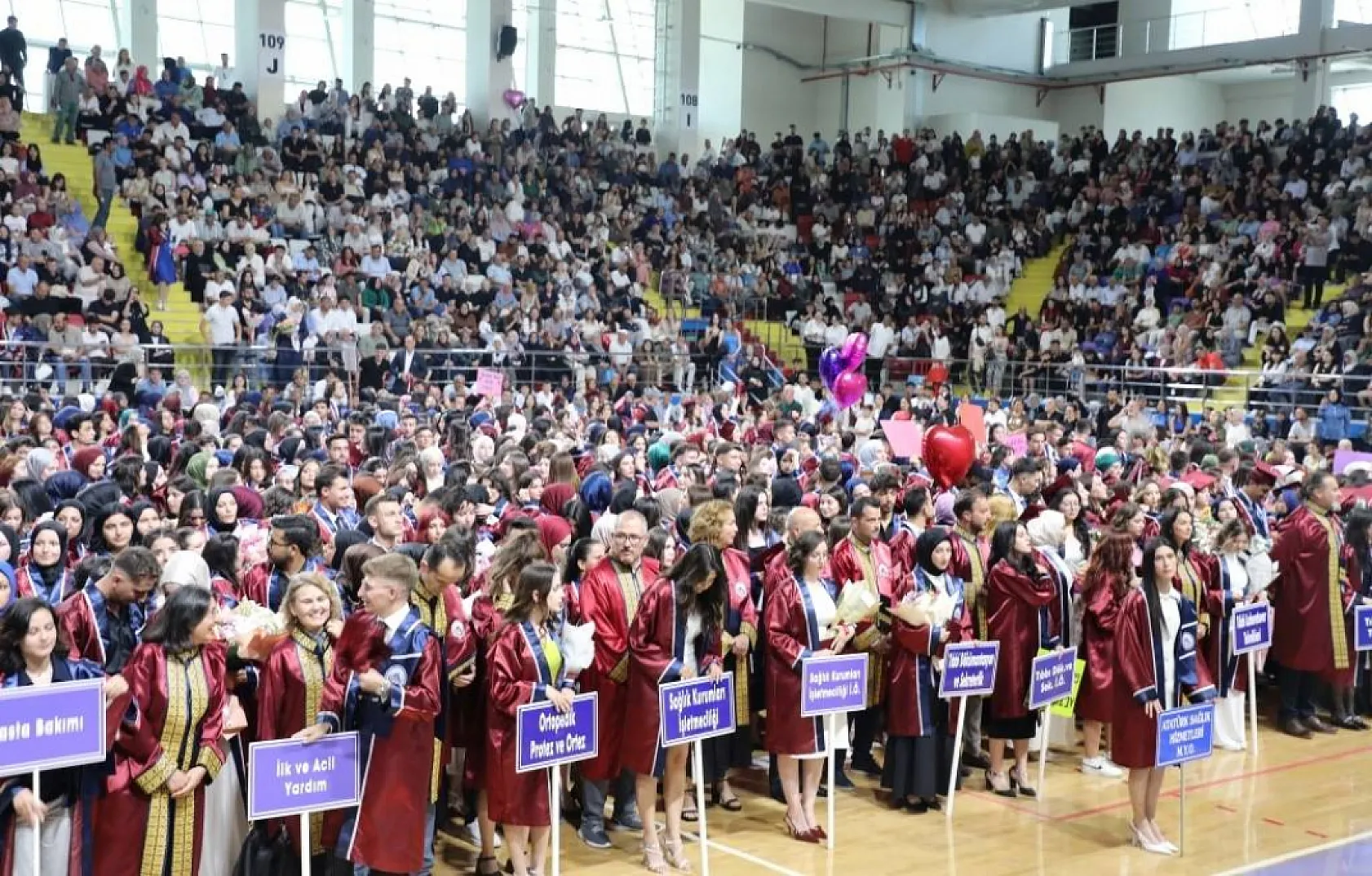 AFSÜ MYO'dan Bin Öğrenci Mezun Oldu