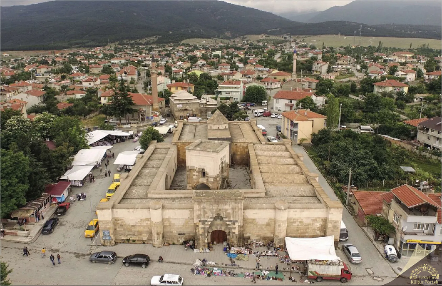 Yıllara Meydan Okuyan Afyon Binaları