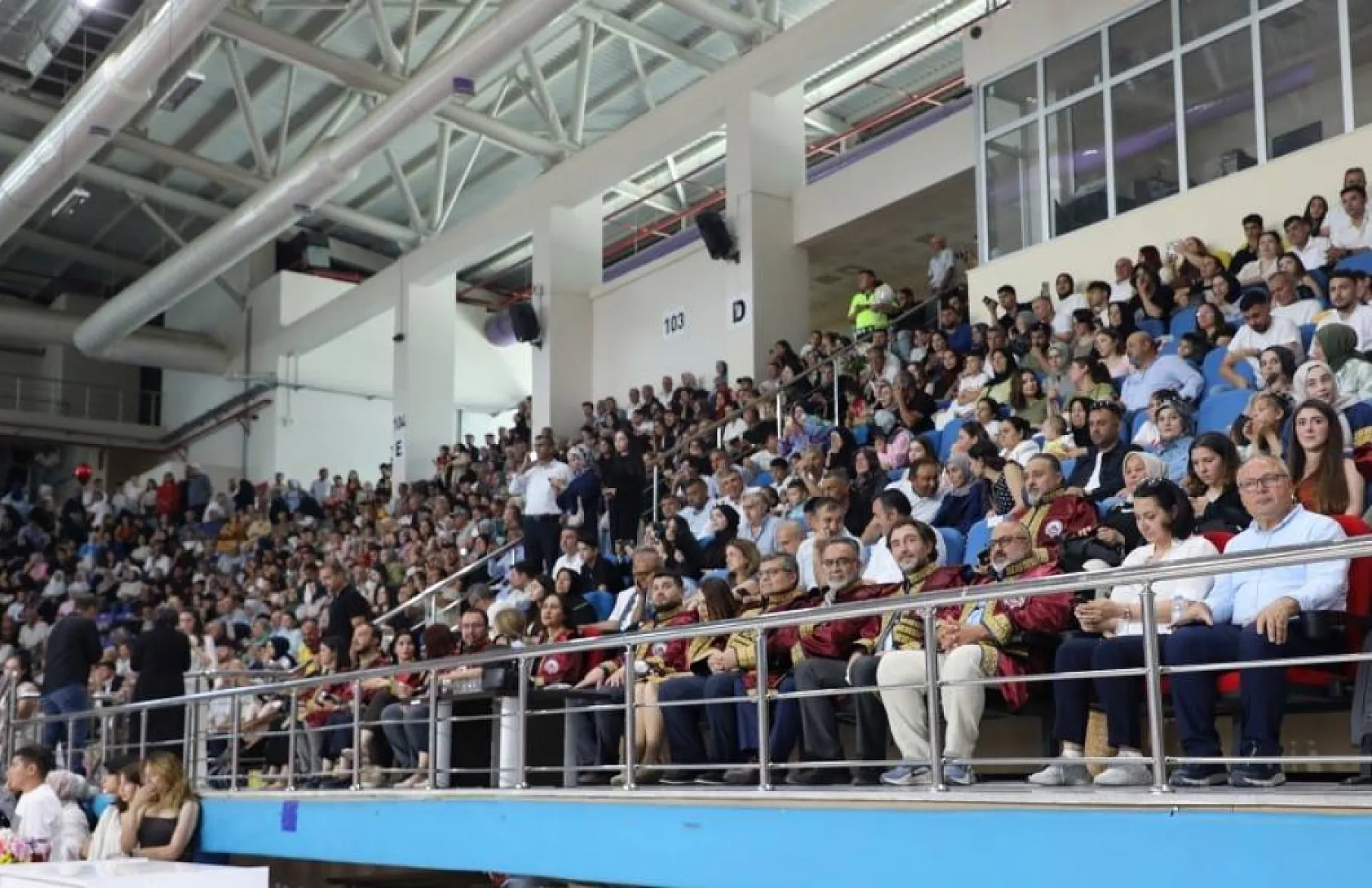 AFSÜ MYO'dan Bin Öğrenci Mezun Oldu