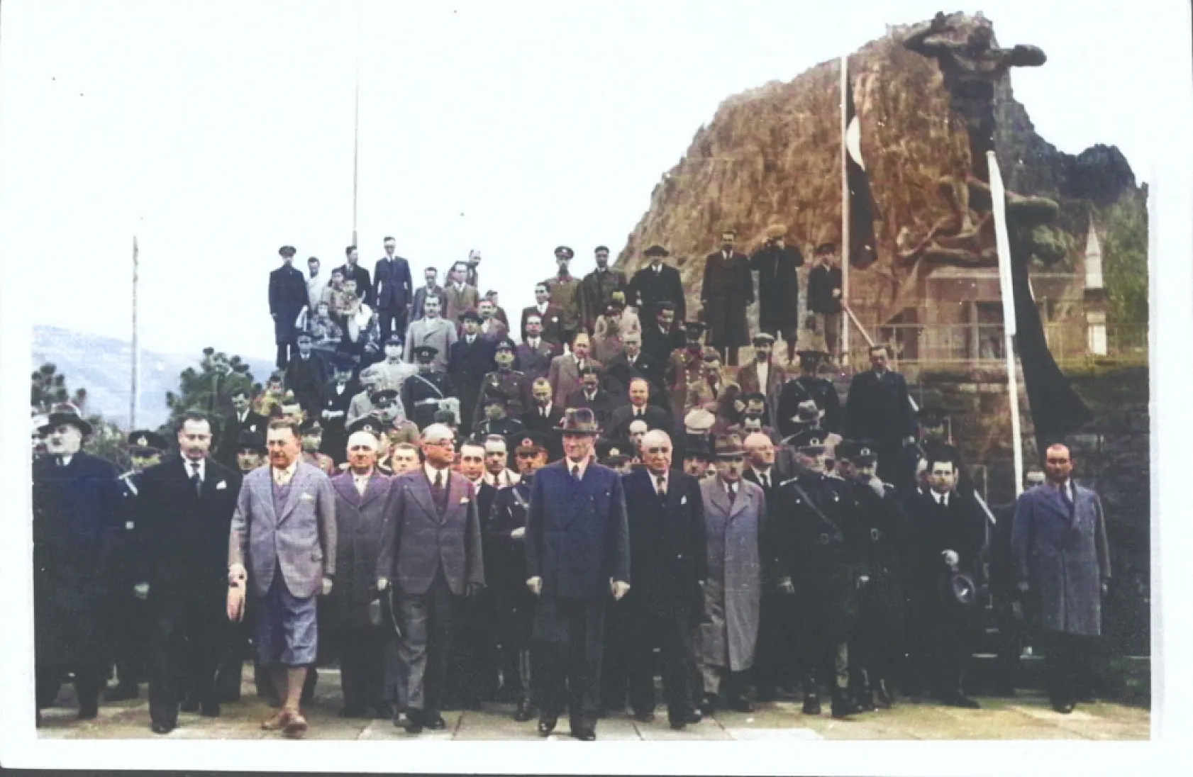 Atatürk'ün Fotoğraflarını Renklendirdik