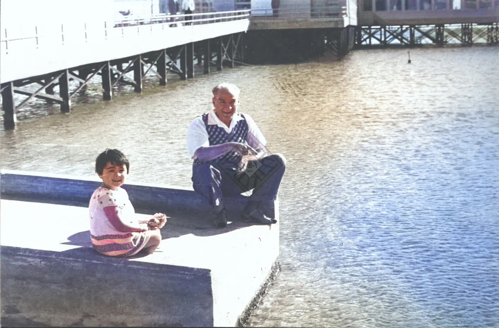 Atatürk'ün Fotoğraflarını Renklendirdik