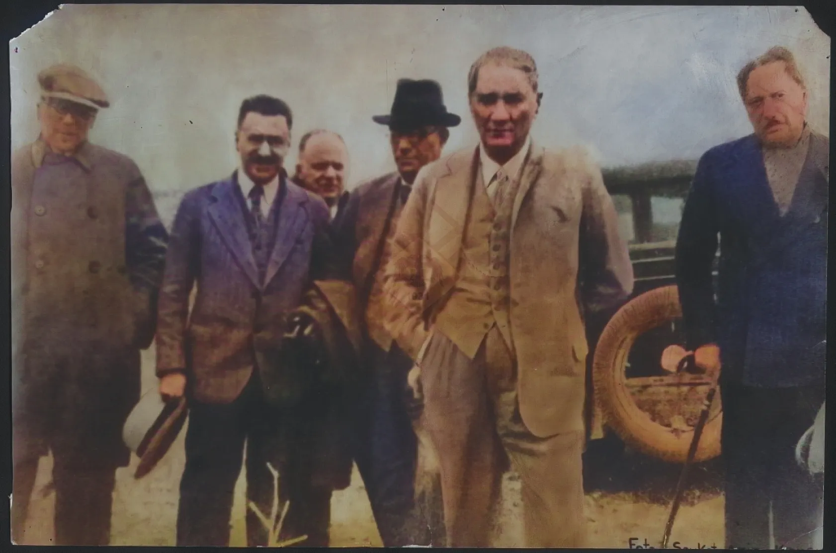 Atatürk'ün Fotoğraflarını Renklendirdik