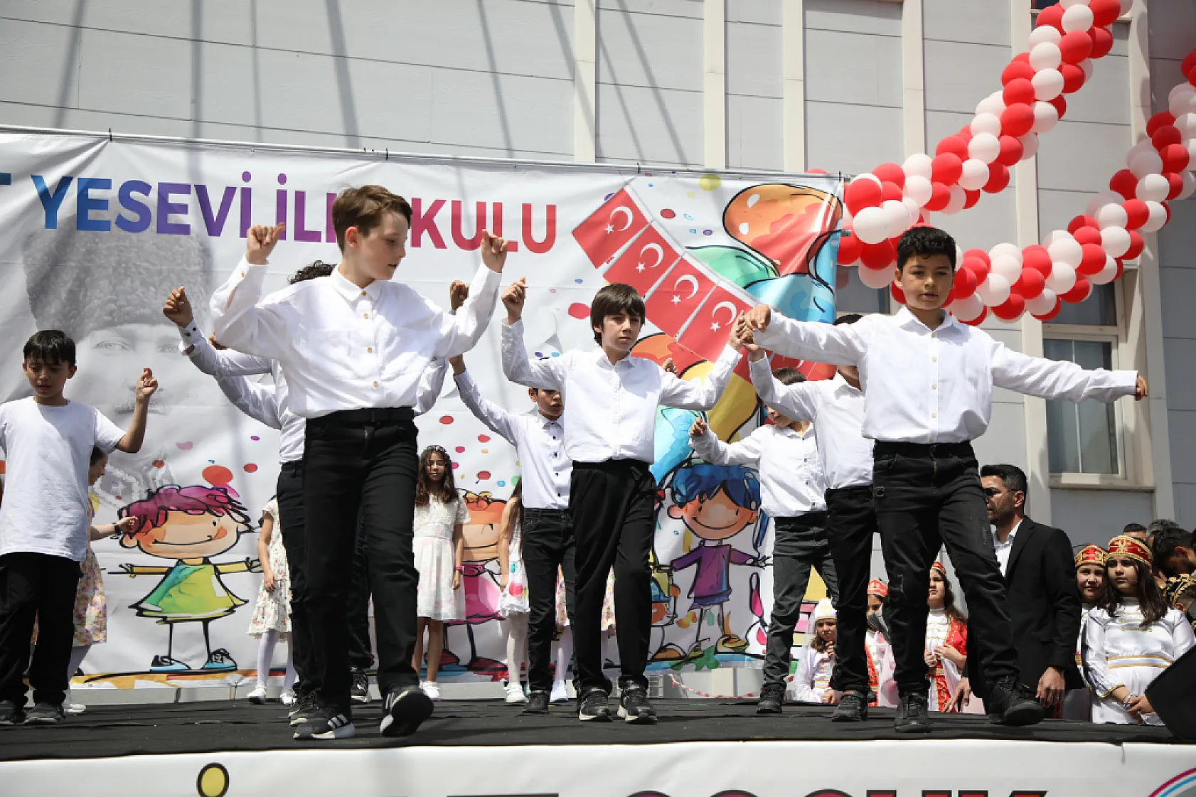 23 Nisan Ulusal Egemenlik ve Çocuk Bayramı'nı En Güzel Kutlayan Okul