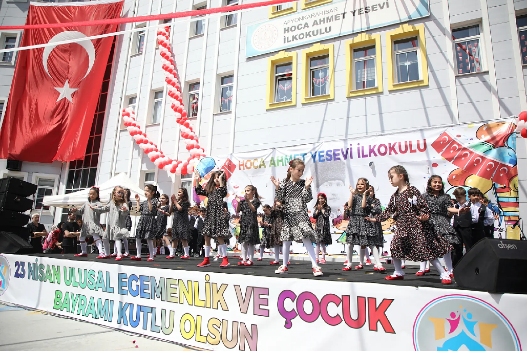 23 Nisan Ulusal Egemenlik ve Çocuk Bayramı'nı En Güzel Kutlayan Okul