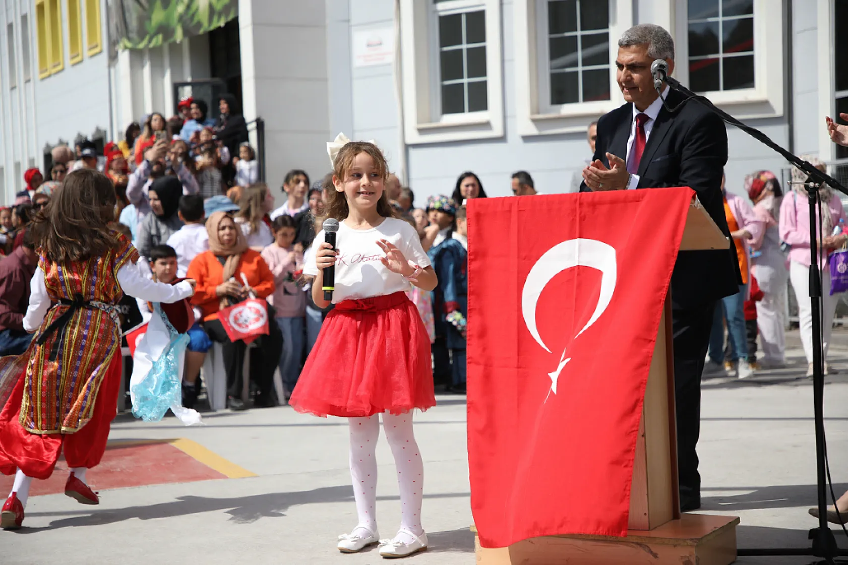 23 Nisan Ulusal Egemenlik ve Çocuk Bayramı'nı En Güzel Kutlayan Okul