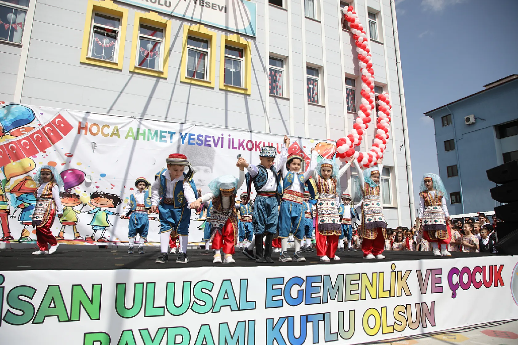 23 Nisan Ulusal Egemenlik ve Çocuk Bayramı'nı En Güzel Kutlayan Okul