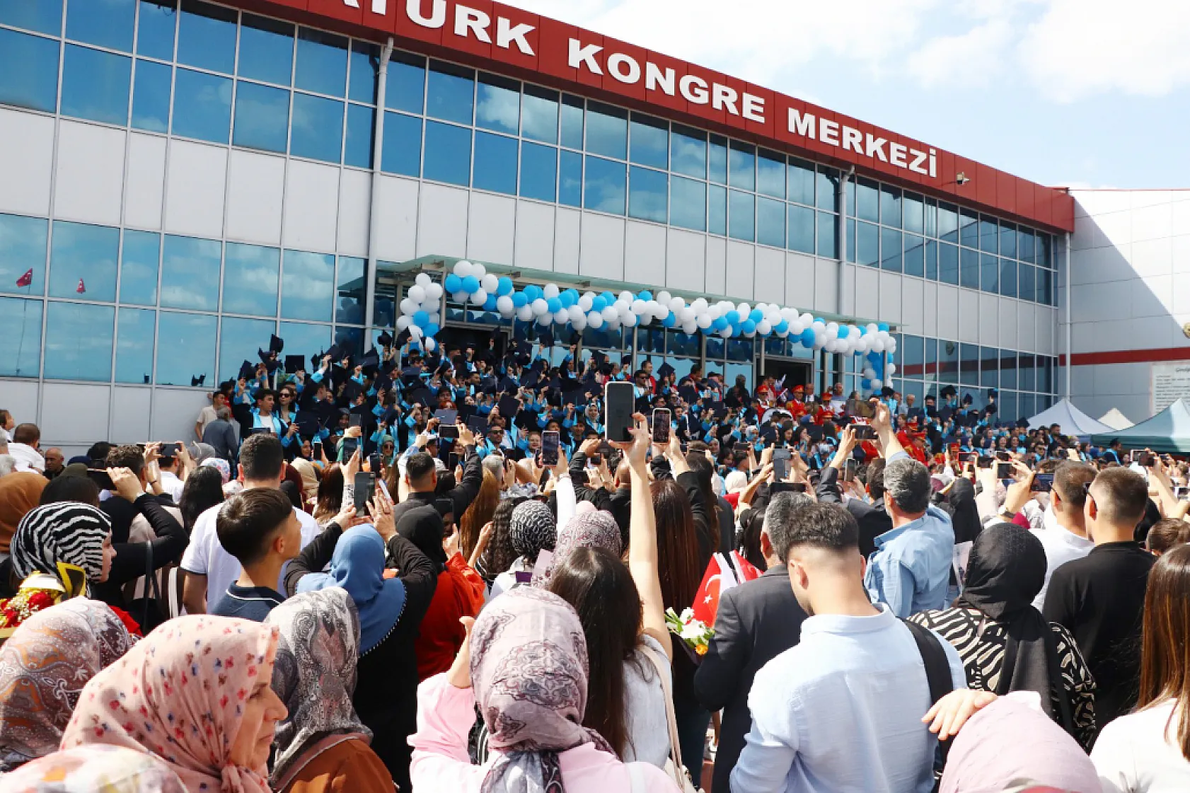 Afyon MYO'da 49'uncu Yıl Gururu, Mezuniyet Töreni İle Taçlandı