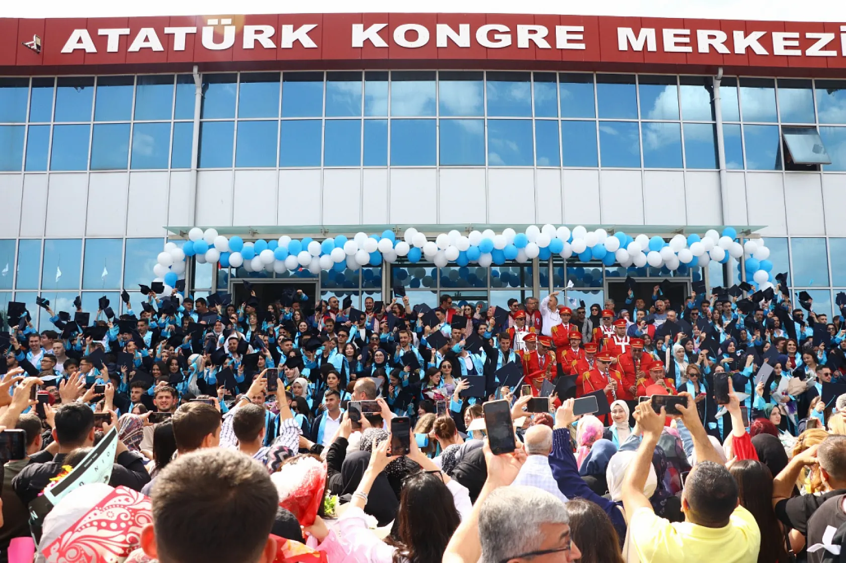 Afyon MYO'da 49'uncu Yıl Gururu, Mezuniyet Töreni İle Taçlandı