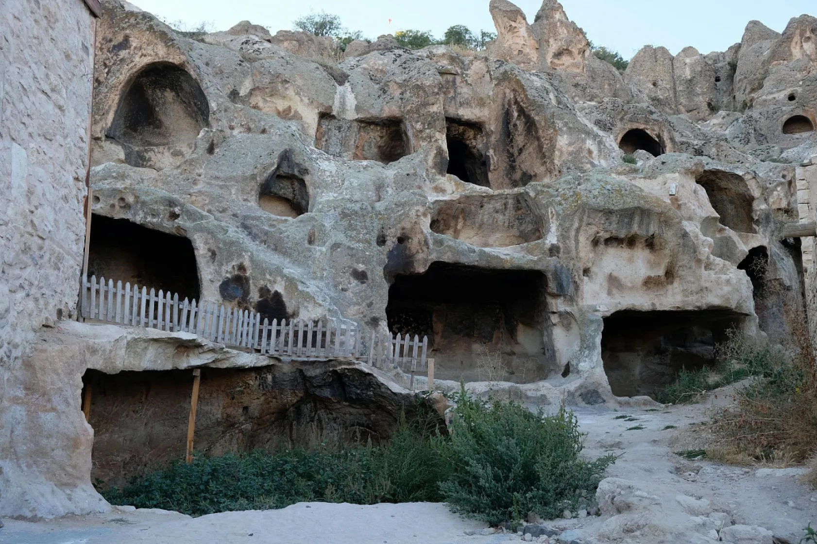 Afyon'da Bir Garip Mezar…