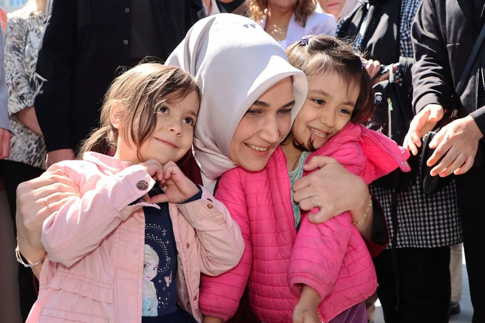 Hem Valimiz, Hem Devlet Anamız