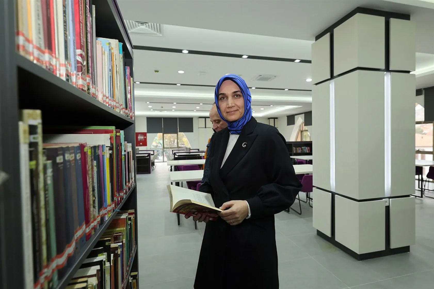 Hem Valimiz, Hem Devlet Anamız