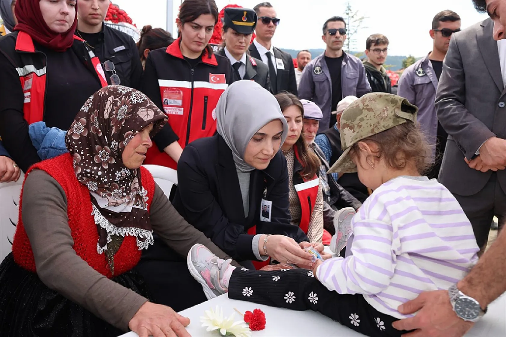Hem Valimiz, Hem Devlet Anamız