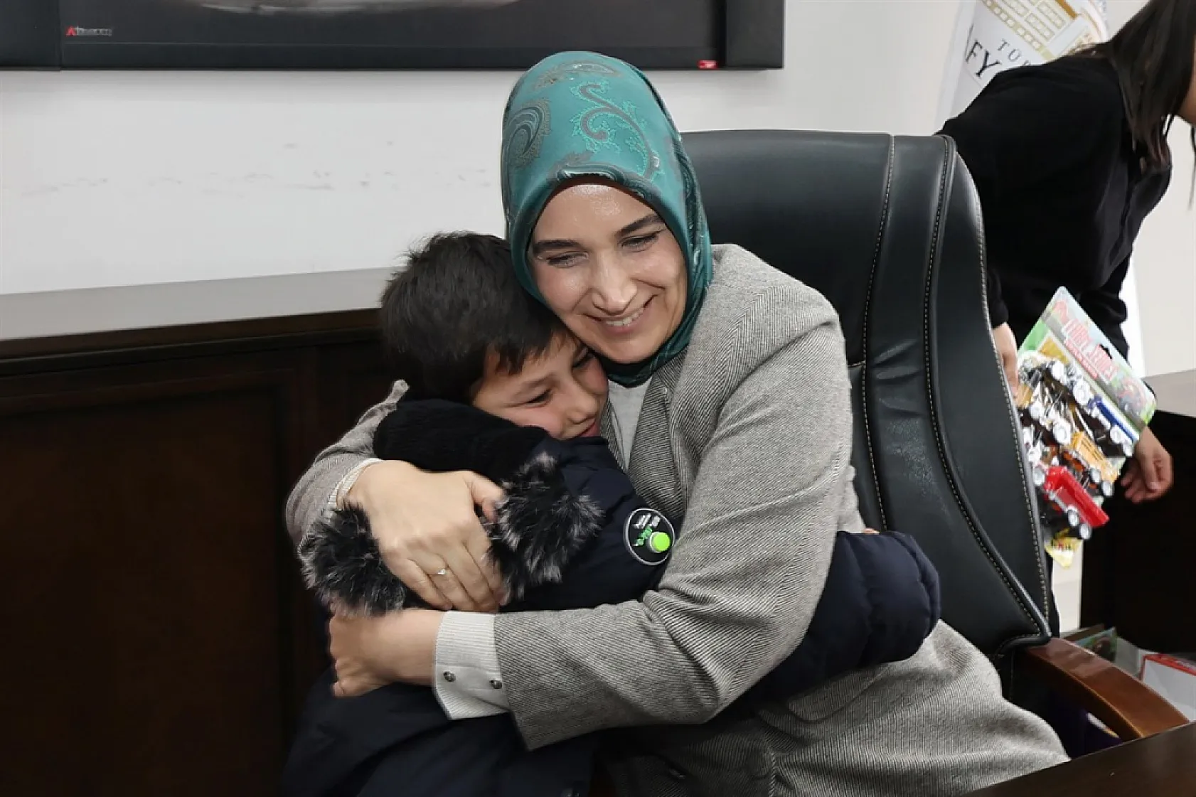 Hem Valimiz, Hem Devlet Anamız