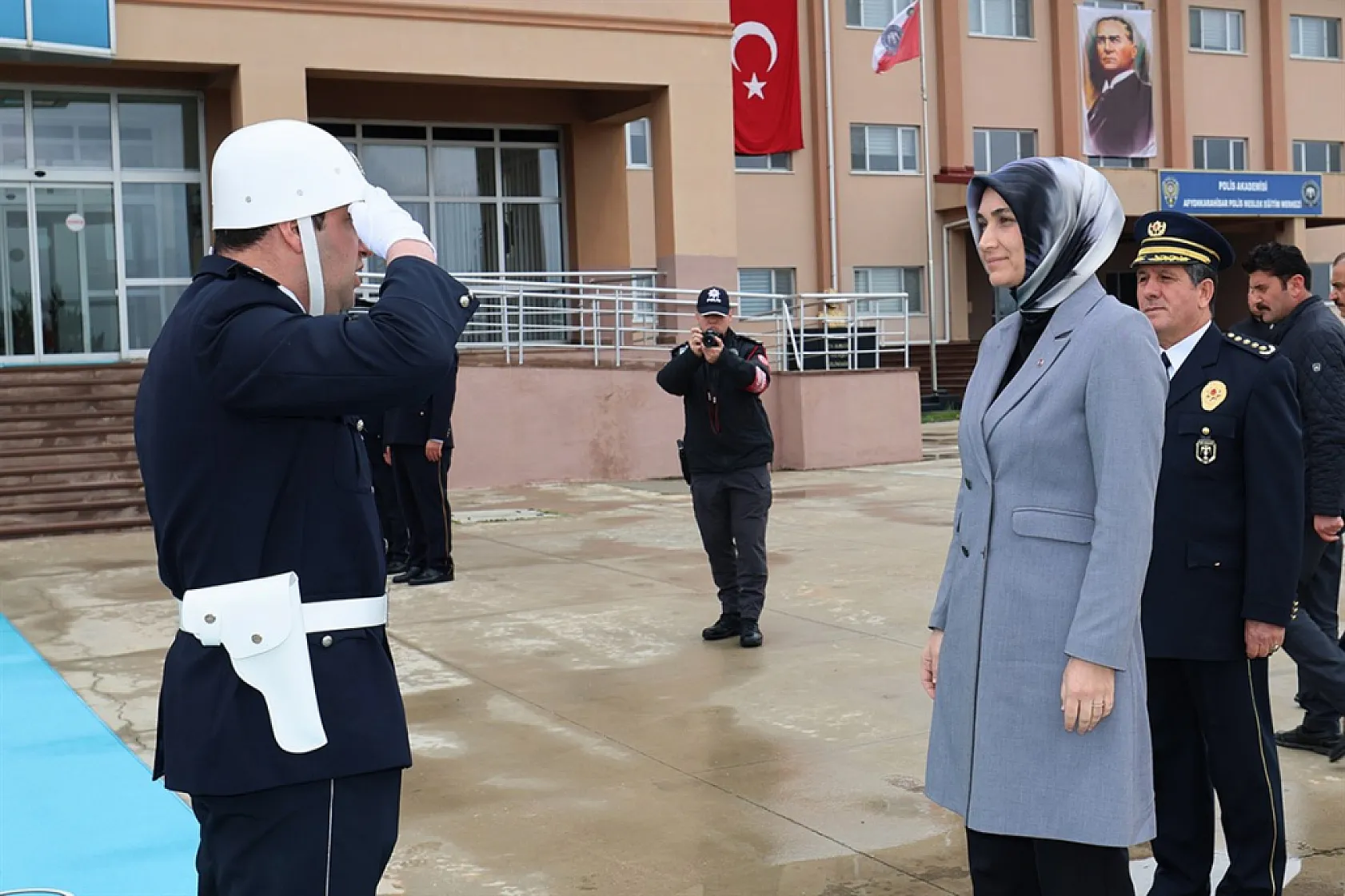 'Türk Polisi, Milletimiz İçin Huzur, Güven Ve Şefkat Kapısıdır'