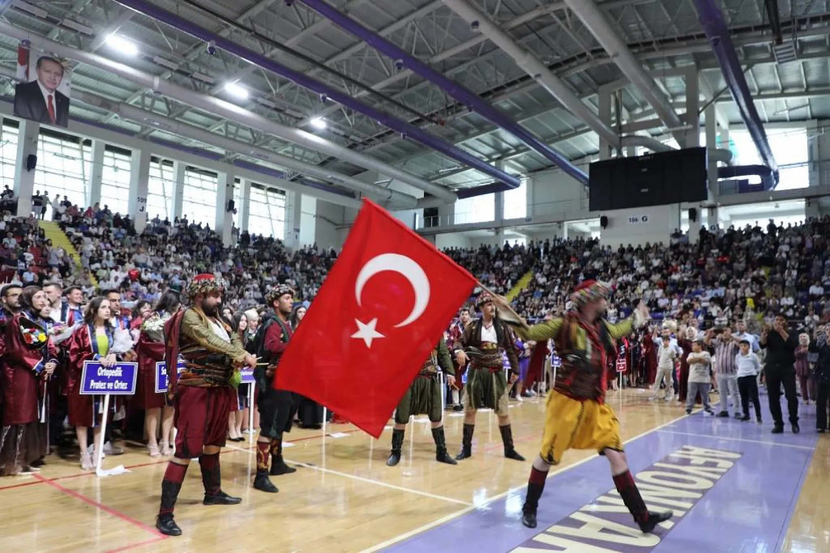 AFSÜ MYO'dan Bin Öğrenci Mezun Oldu