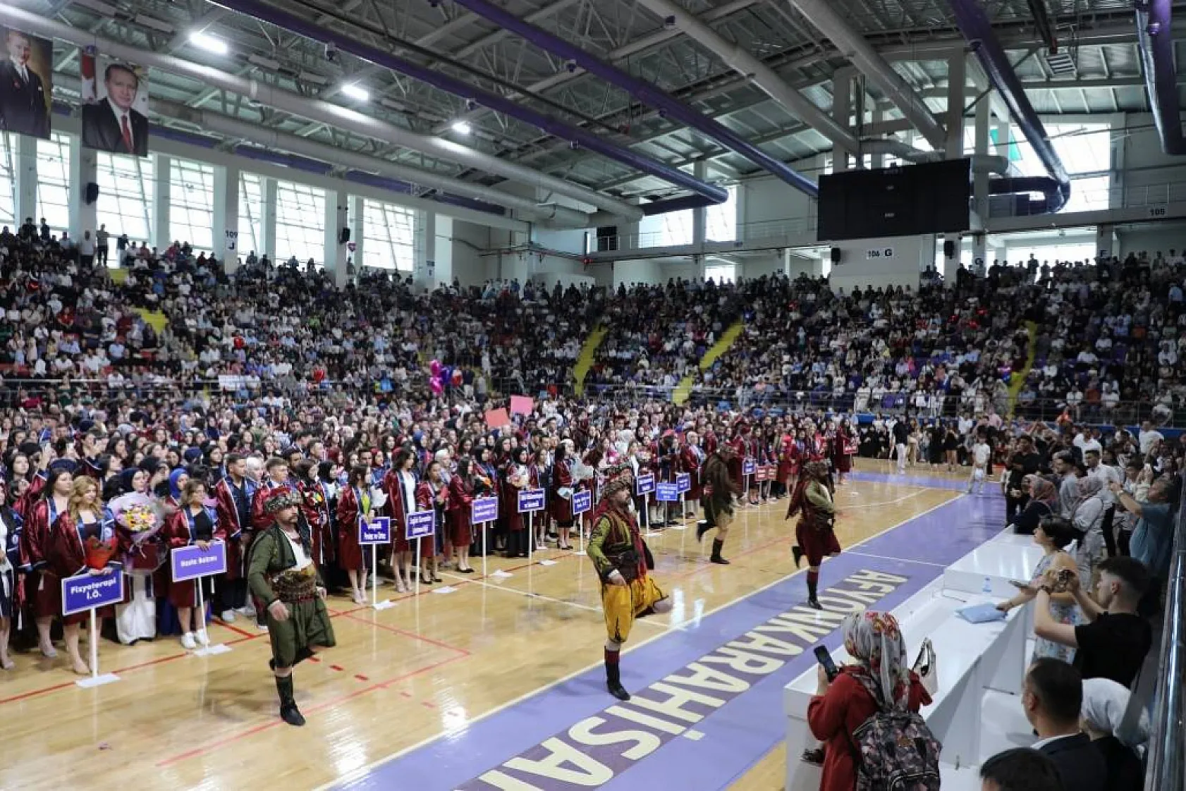 AFSÜ MYO'dan Bin Öğrenci Mezun Oldu
