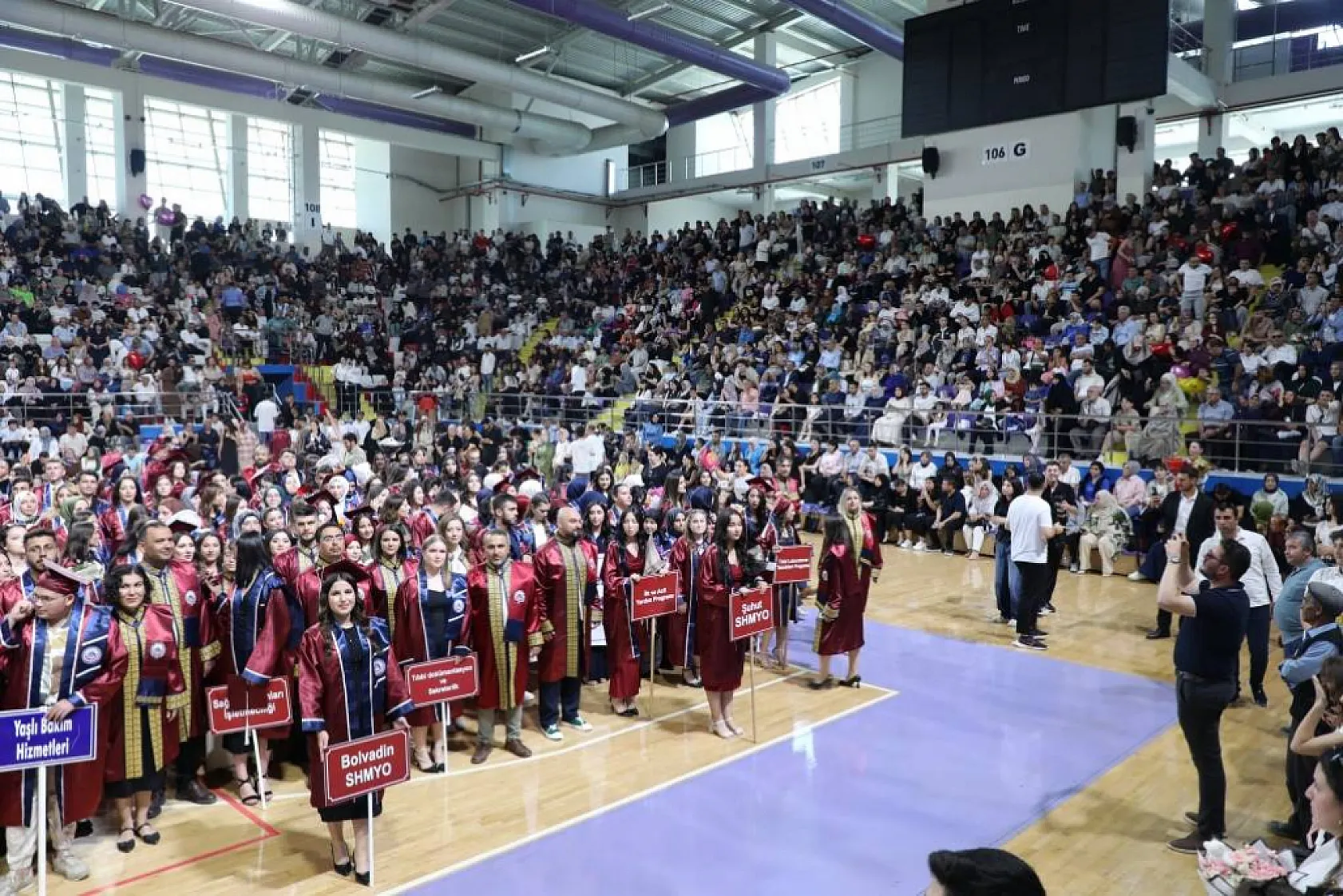 AFSÜ MYO'dan Bin Öğrenci Mezun Oldu