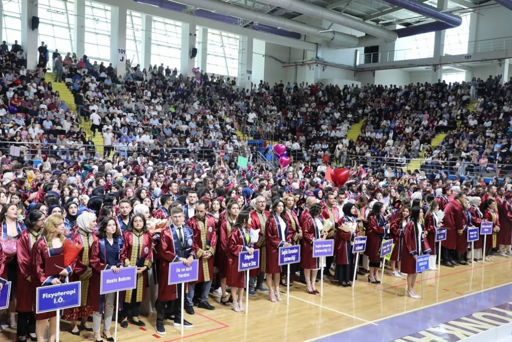 AFSÜ MYO'dan Bin Öğrenci Mezun Oldu