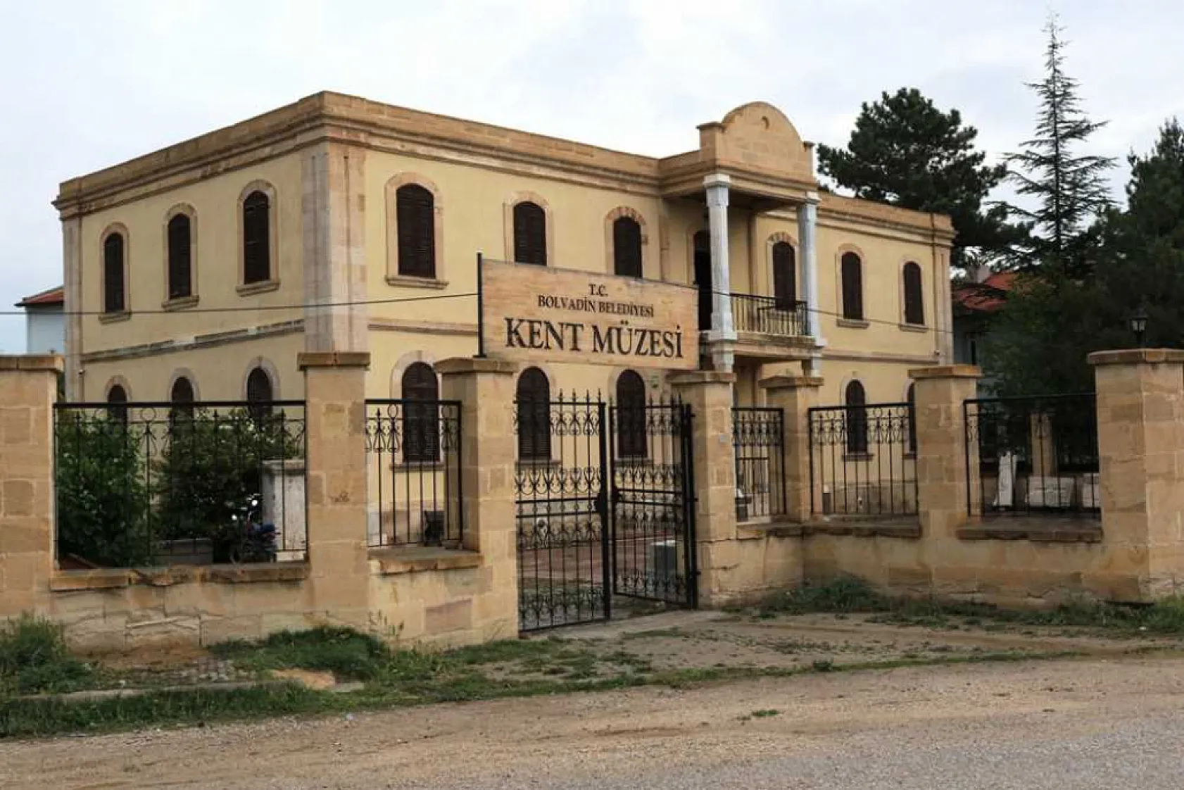 Yıllara Meydan Okuyan Afyon Binaları