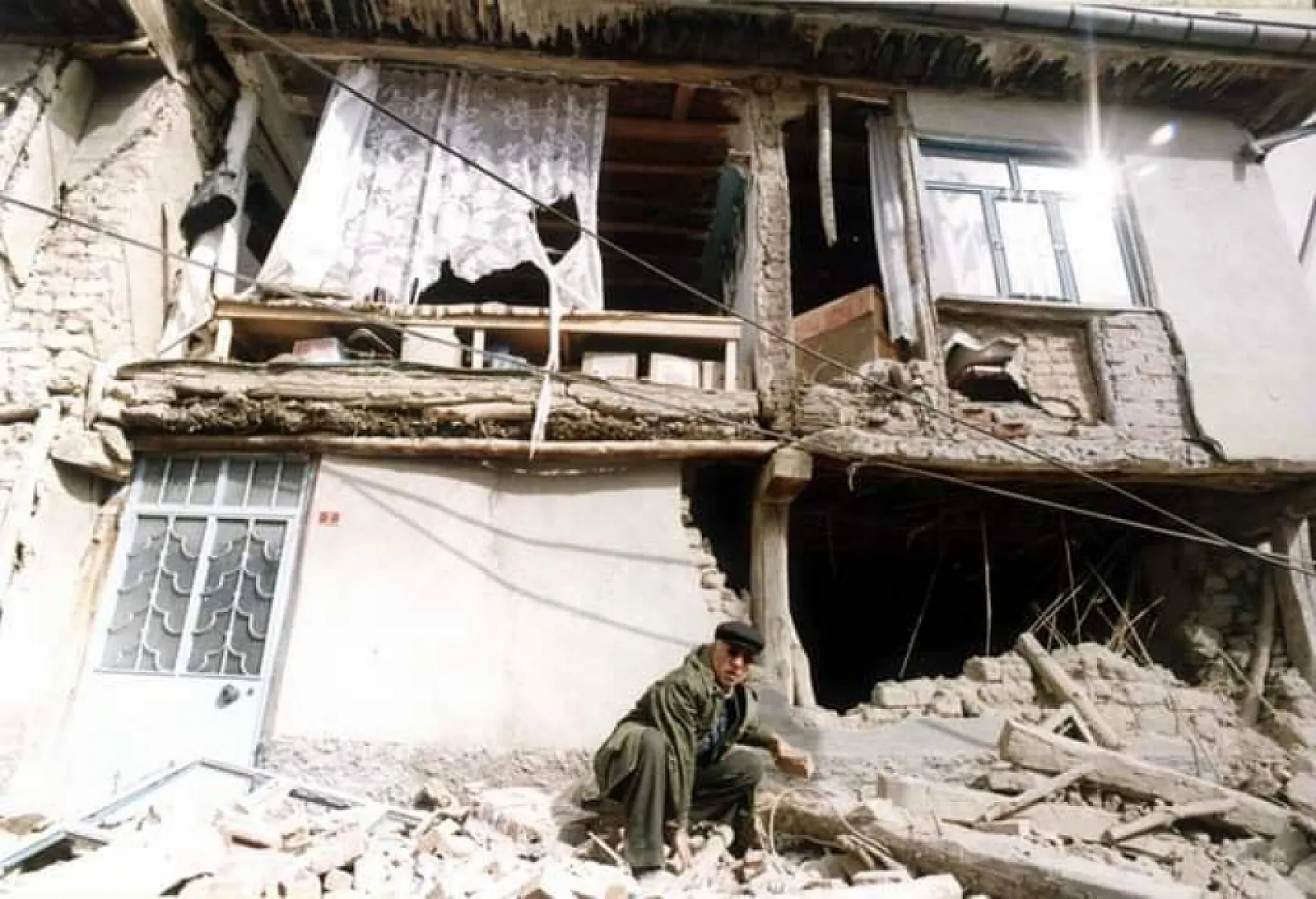 Afyon'da Meydana Gelen Büyük Depremler