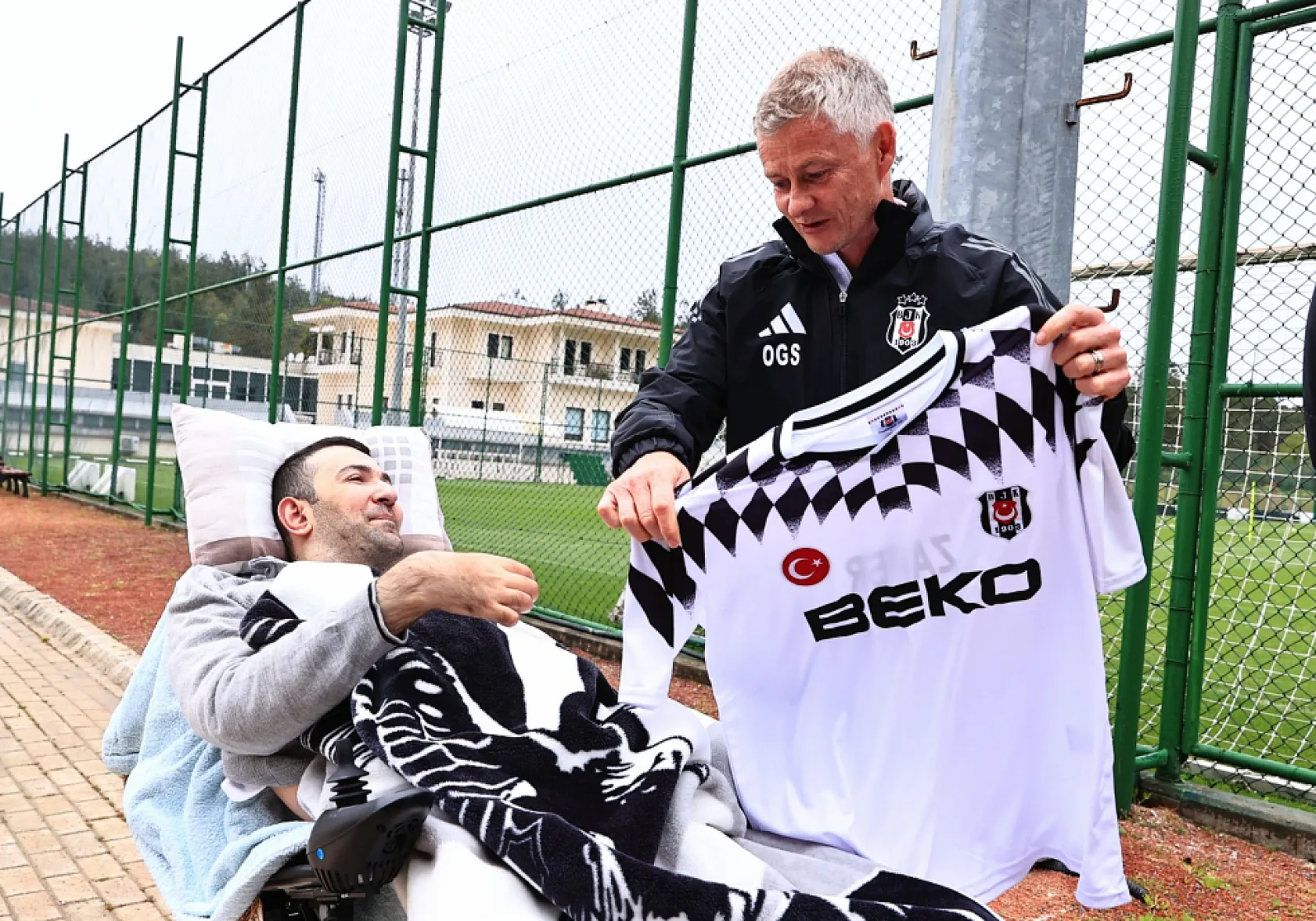 Bu Sözler Duvara Asılır… Afyonlu Zafer, Beşiktaşlı Oyunculara Ne Dedi?