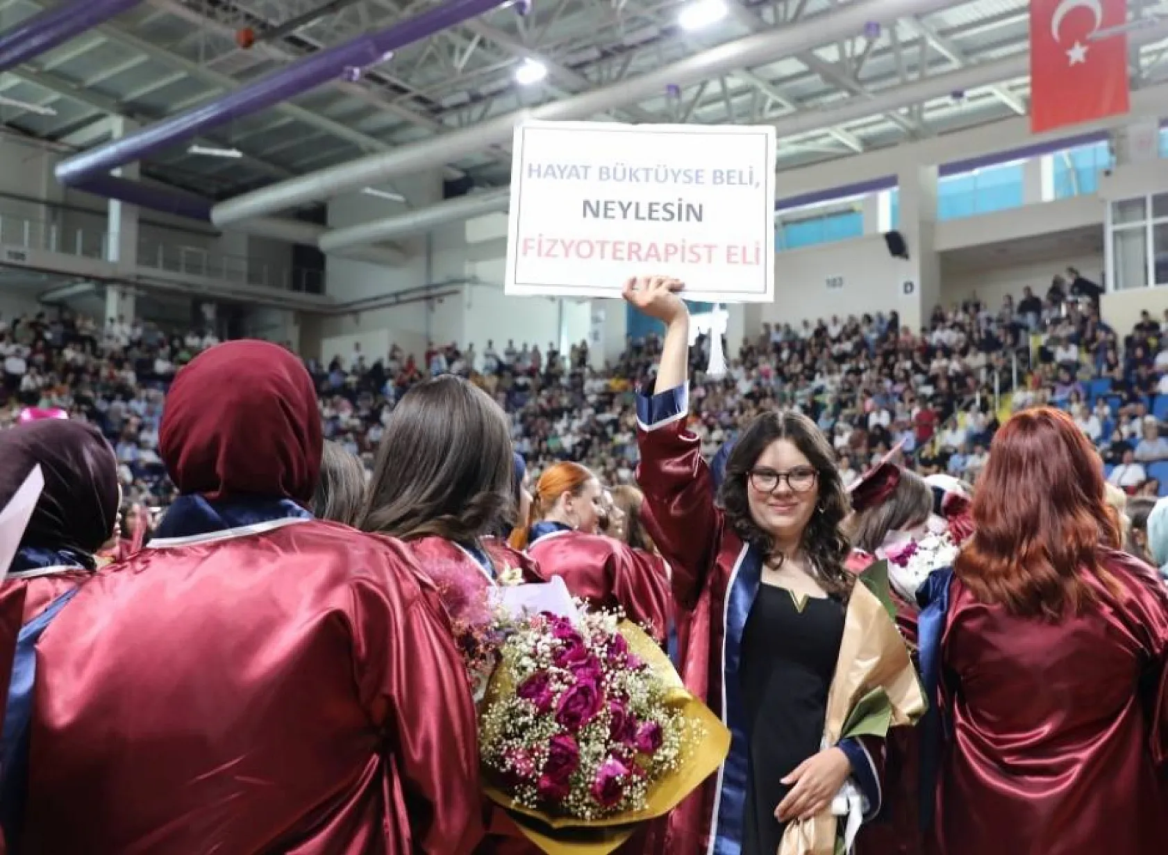 AFSÜ MYO'dan Bin Öğrenci Mezun Oldu