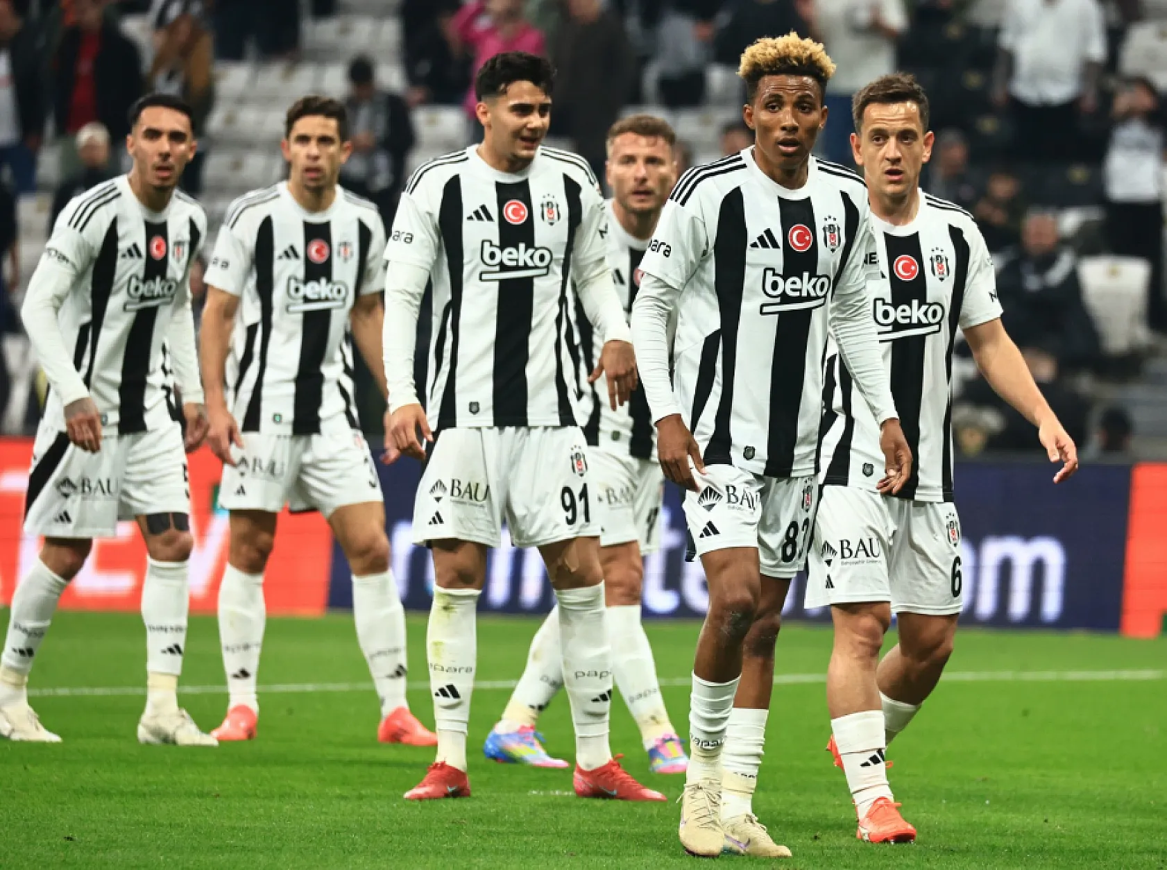 Bu Sözler Duvara Asılır… Afyonlu Zafer, Beşiktaşlı Oyunculara Ne Dedi?