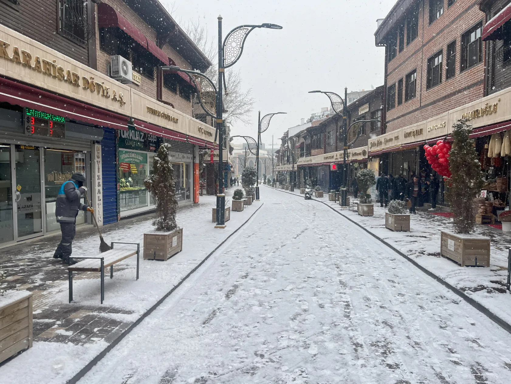 Afyon, Güne Beyaz Bereketle Uyandı