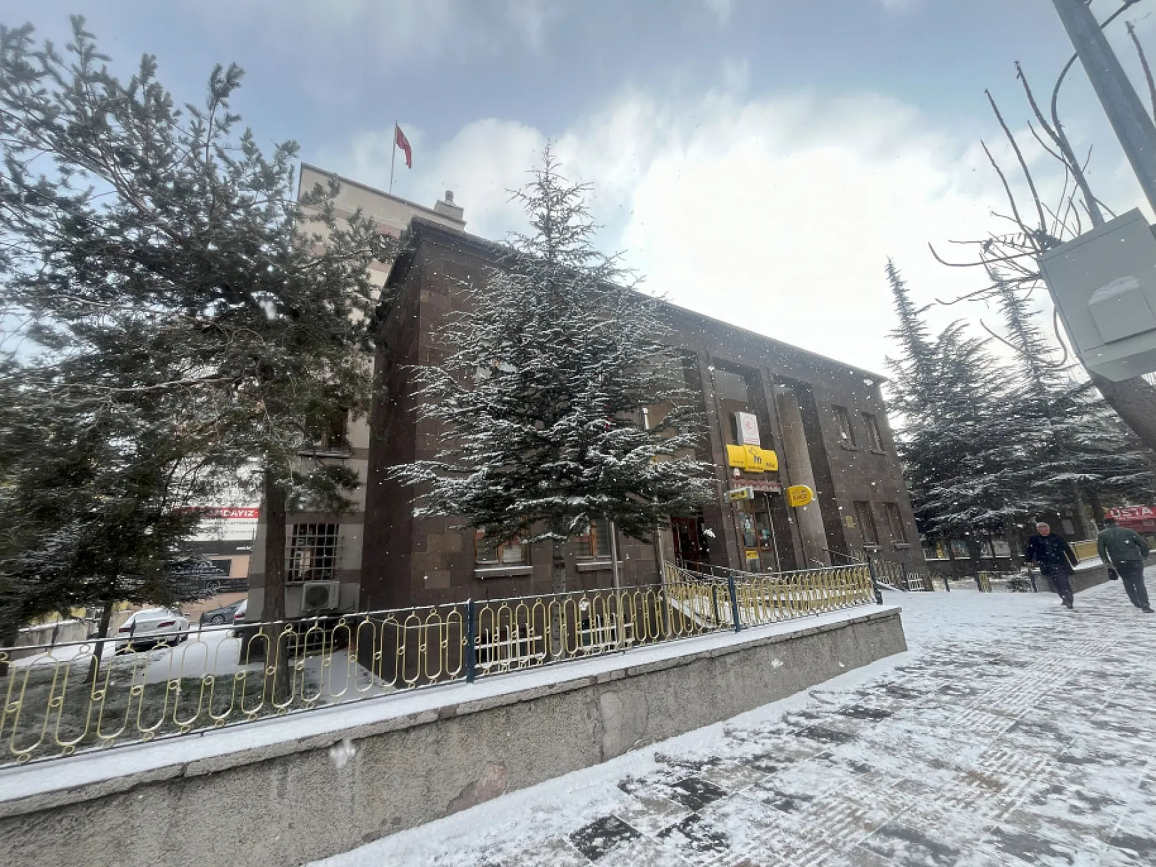 Afyon, Güne Beyaz Bereketle Uyandı