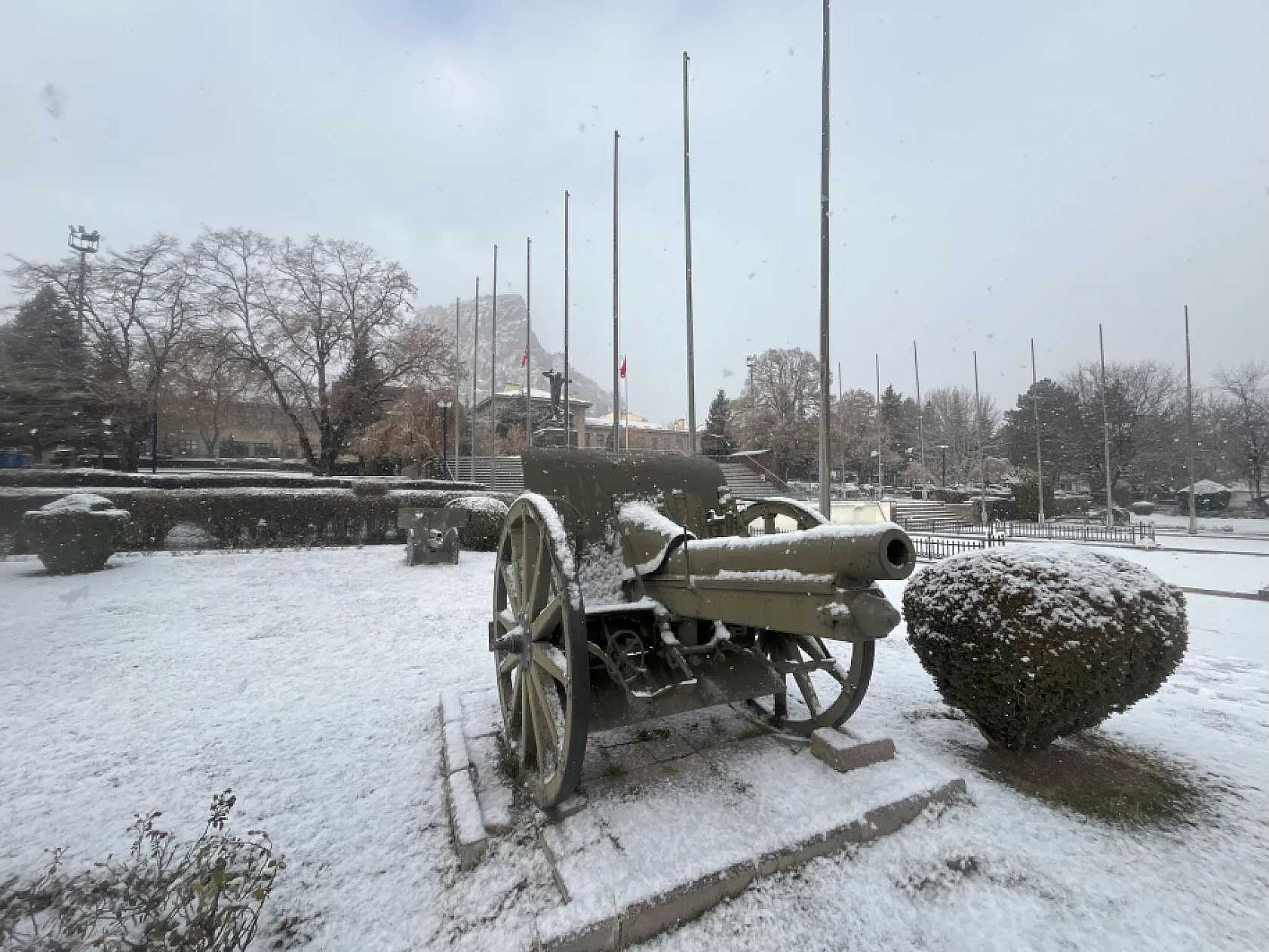 Afyon, Güne Beyaz Bereketle Uyandı