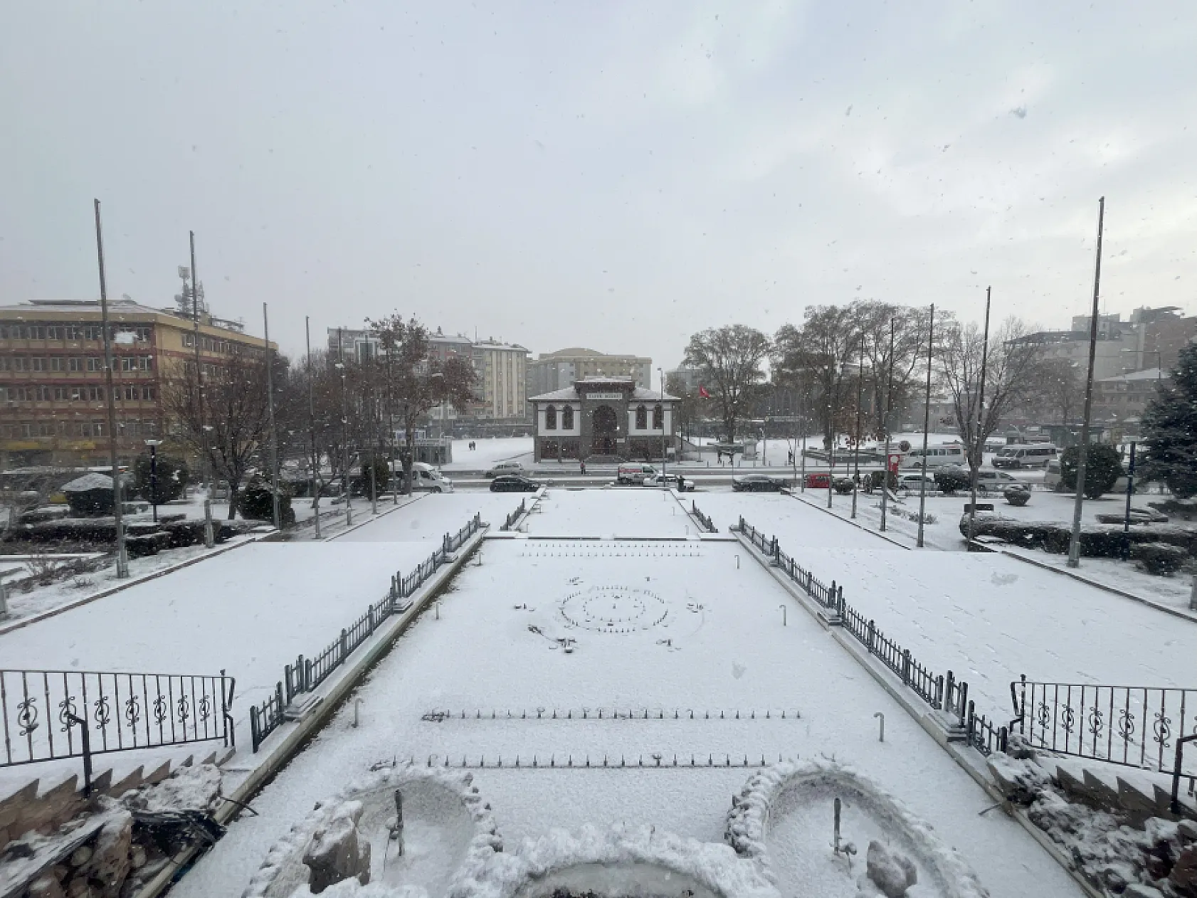 Afyon, Güne Beyaz Bereketle Uyandı