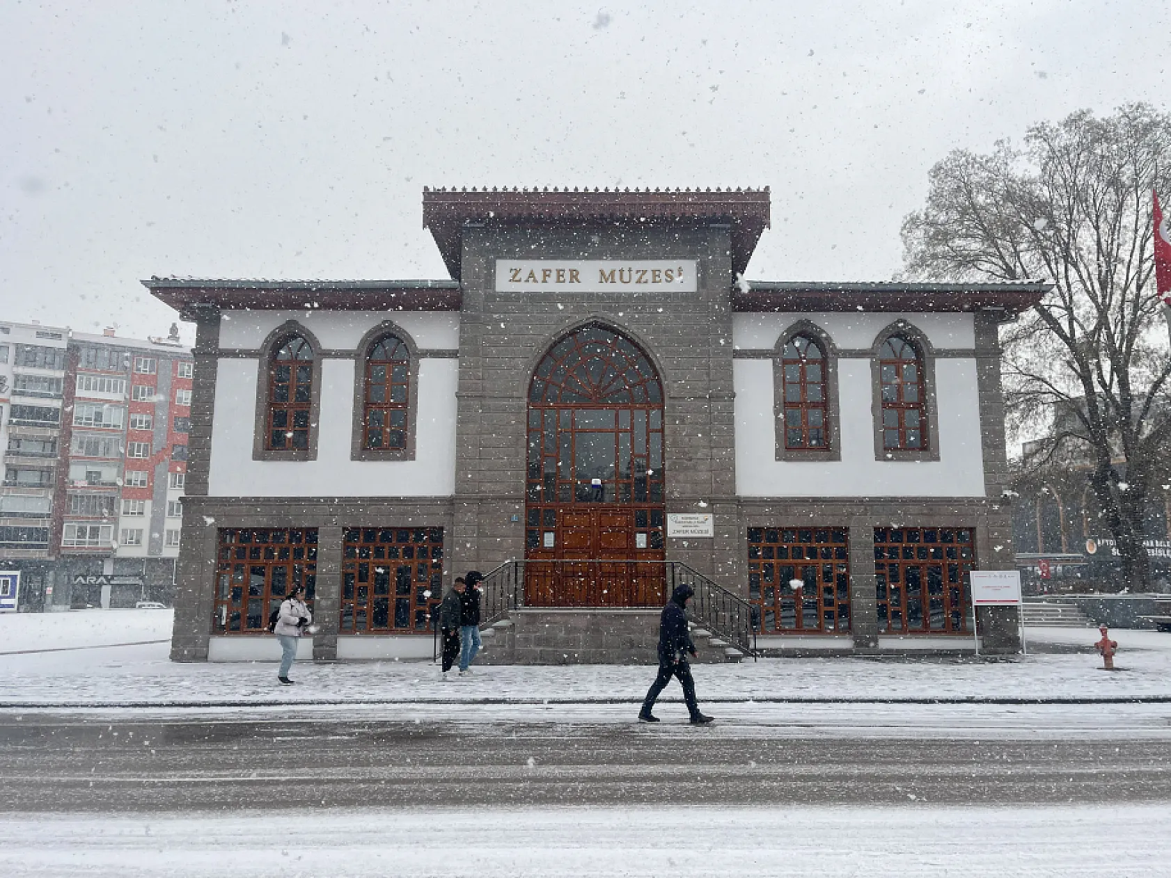Afyon, Güne Beyaz Bereketle Uyandı