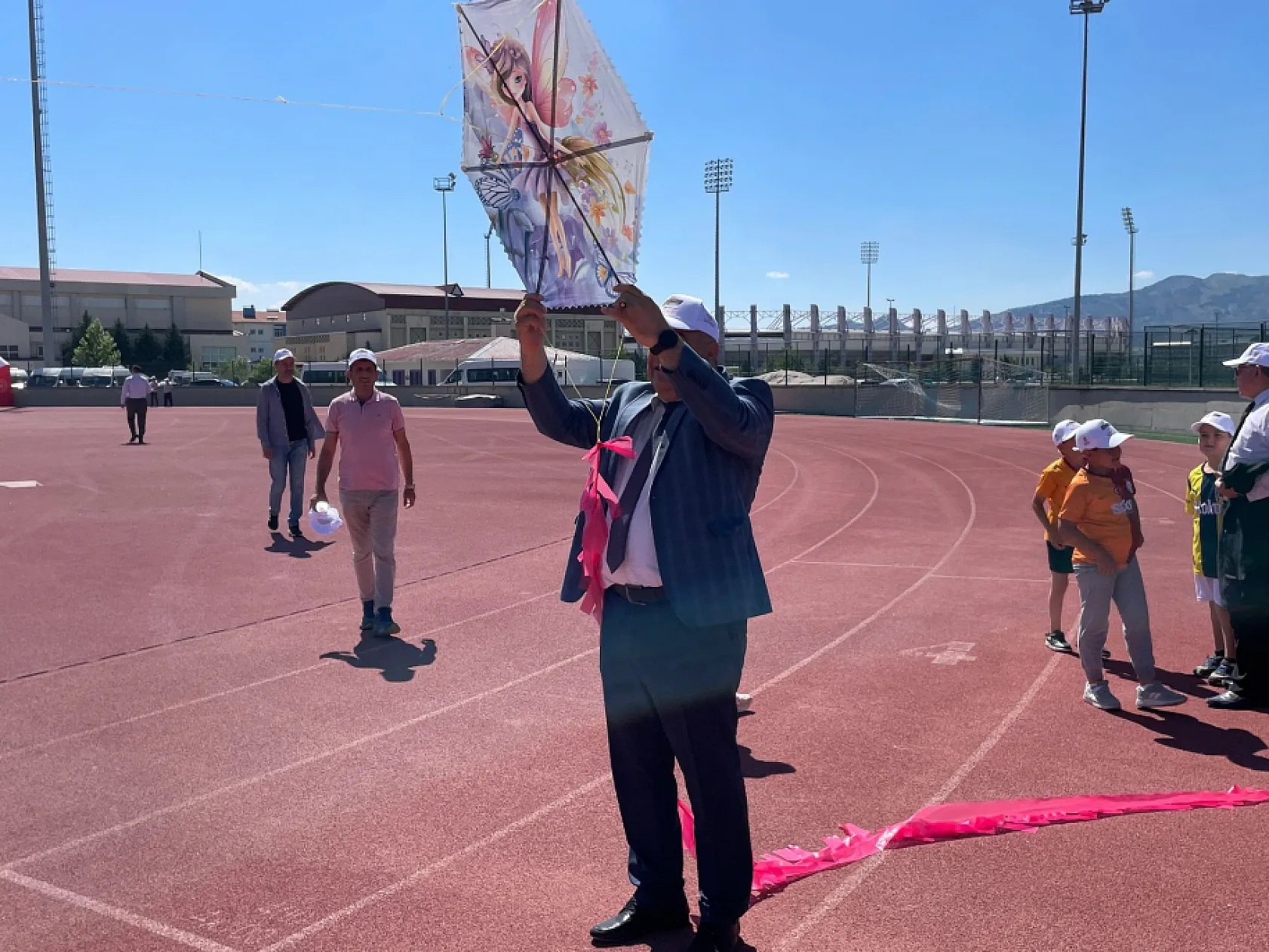 Dünya Oyun Günü'nde Müdürler, Çocuklarla Birlikte Eğlendi