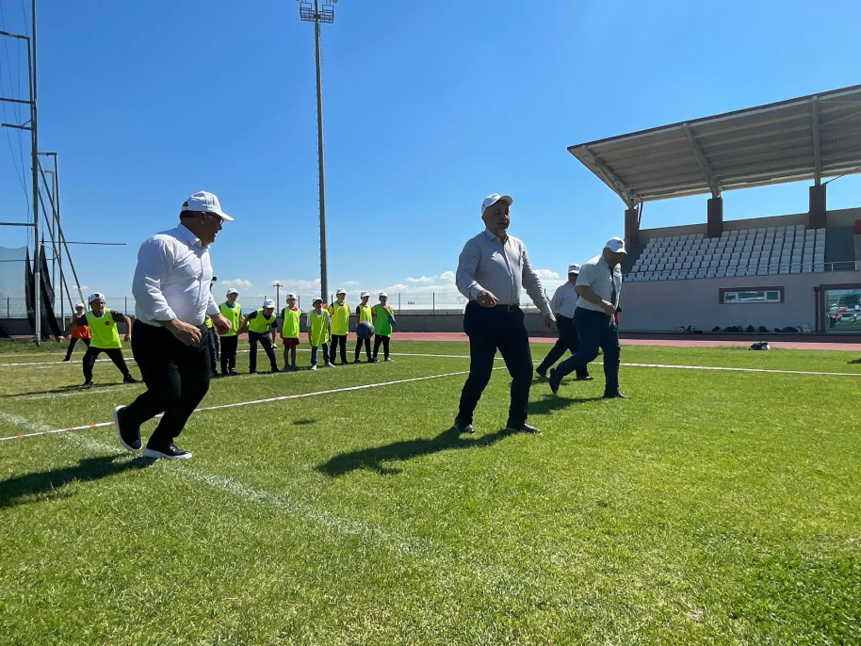 Dünya Oyun Günü'nde Müdürler, Çocuklarla Birlikte Eğlendi