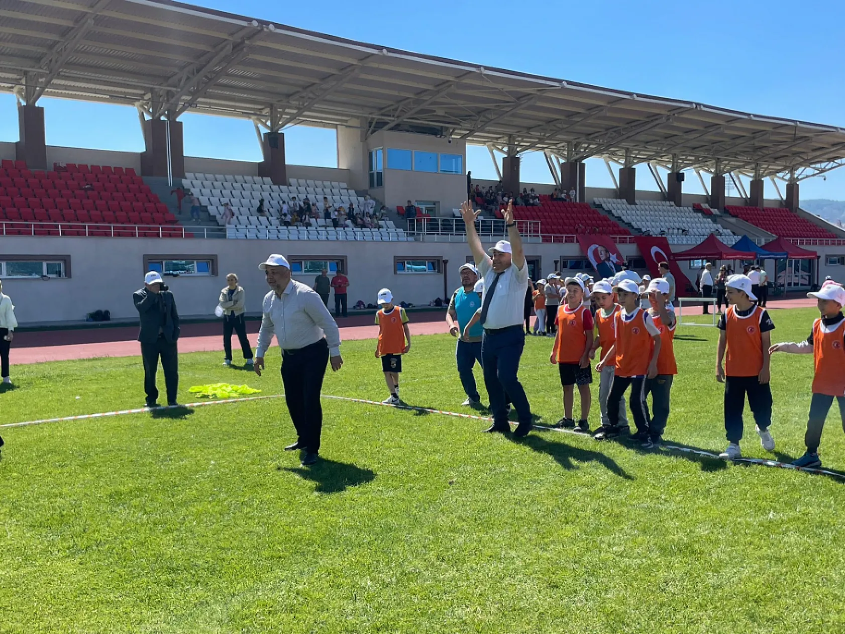 Dünya Oyun Günü'nde Müdürler, Çocuklarla Birlikte Eğlendi