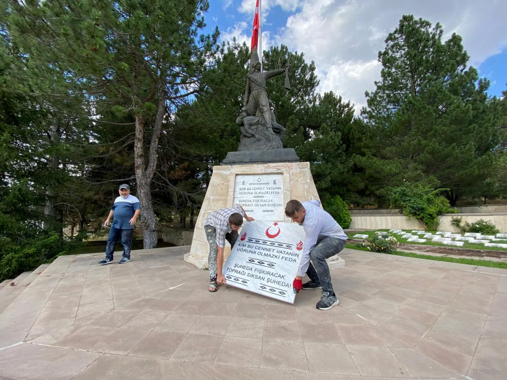 Meslek Lisesi Öğrencileri, 3 Yılda 6 Şehitliğe Gönülleri İle Dokundular