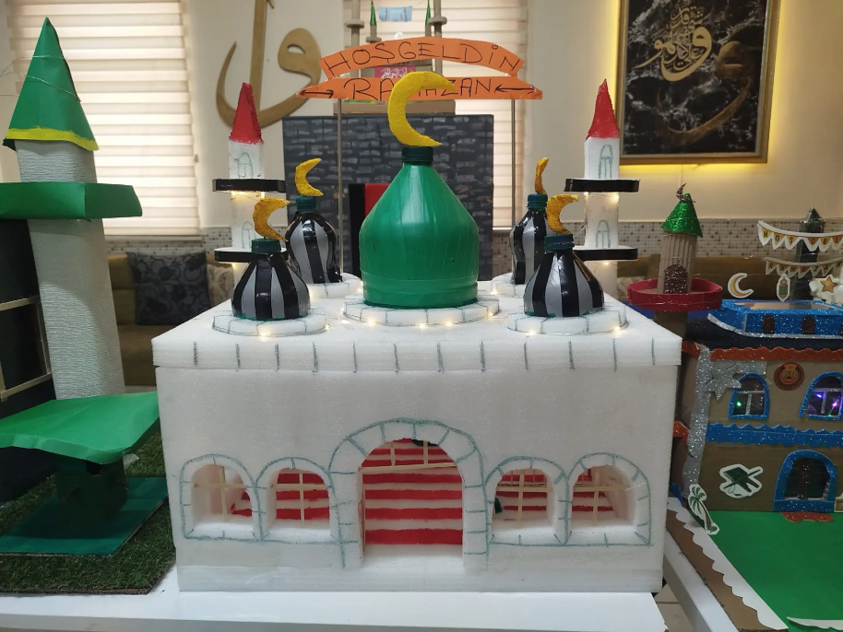 Minik Ellerden Büyük Eserler