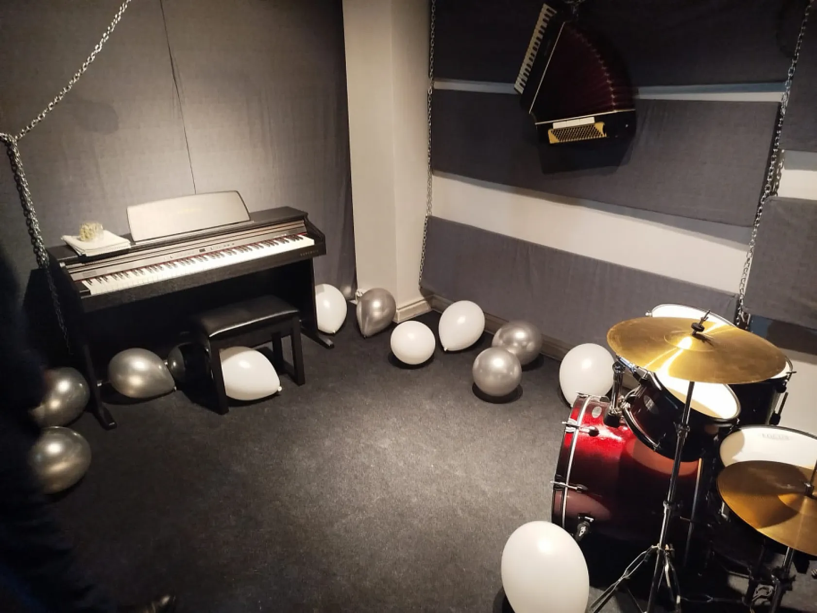 Notaların Tuvalde Dans Ettiği Atölye