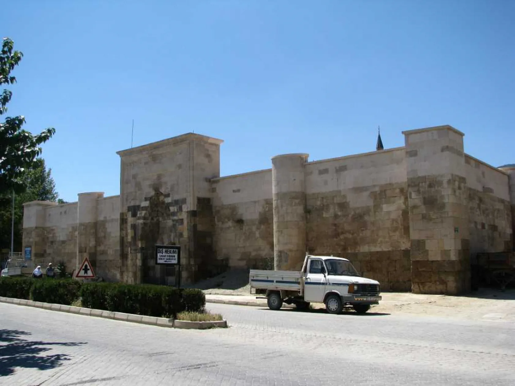 Yıllara Meydan Okuyan Afyon Binaları