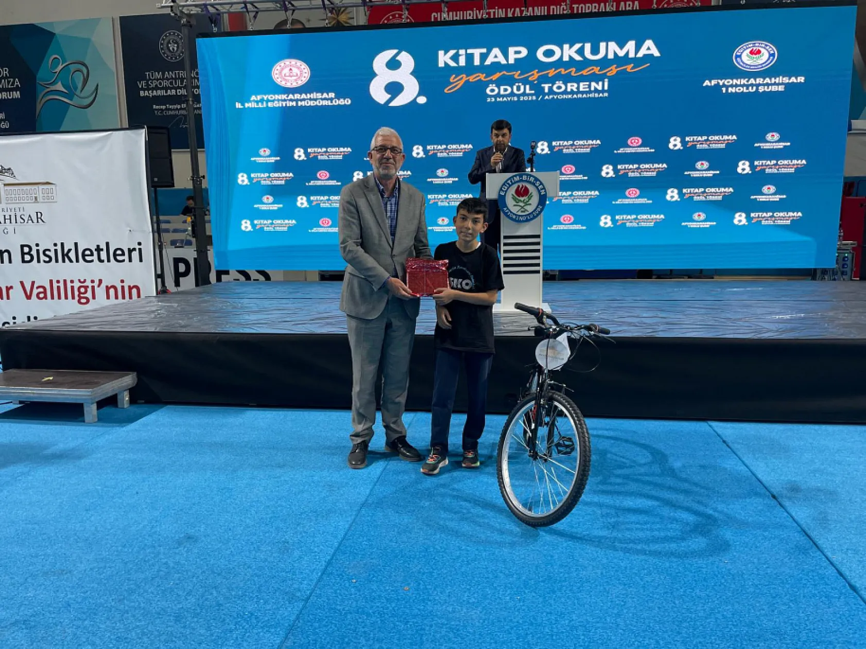 'Tüm Kitaplar, Bir Kitabın Anlaşılması İçin Okunur'