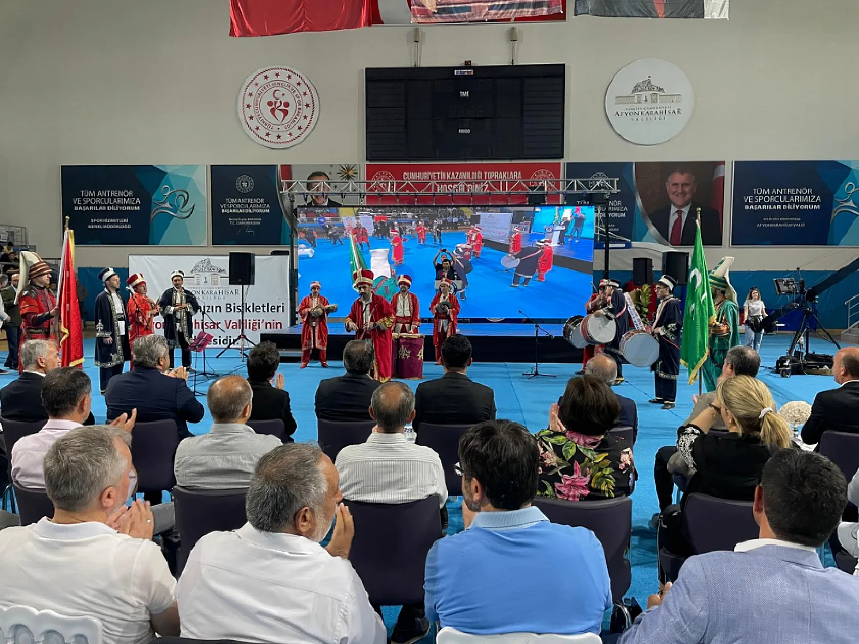 'Tüm Kitaplar, Bir Kitabın Anlaşılması İçin Okunur'