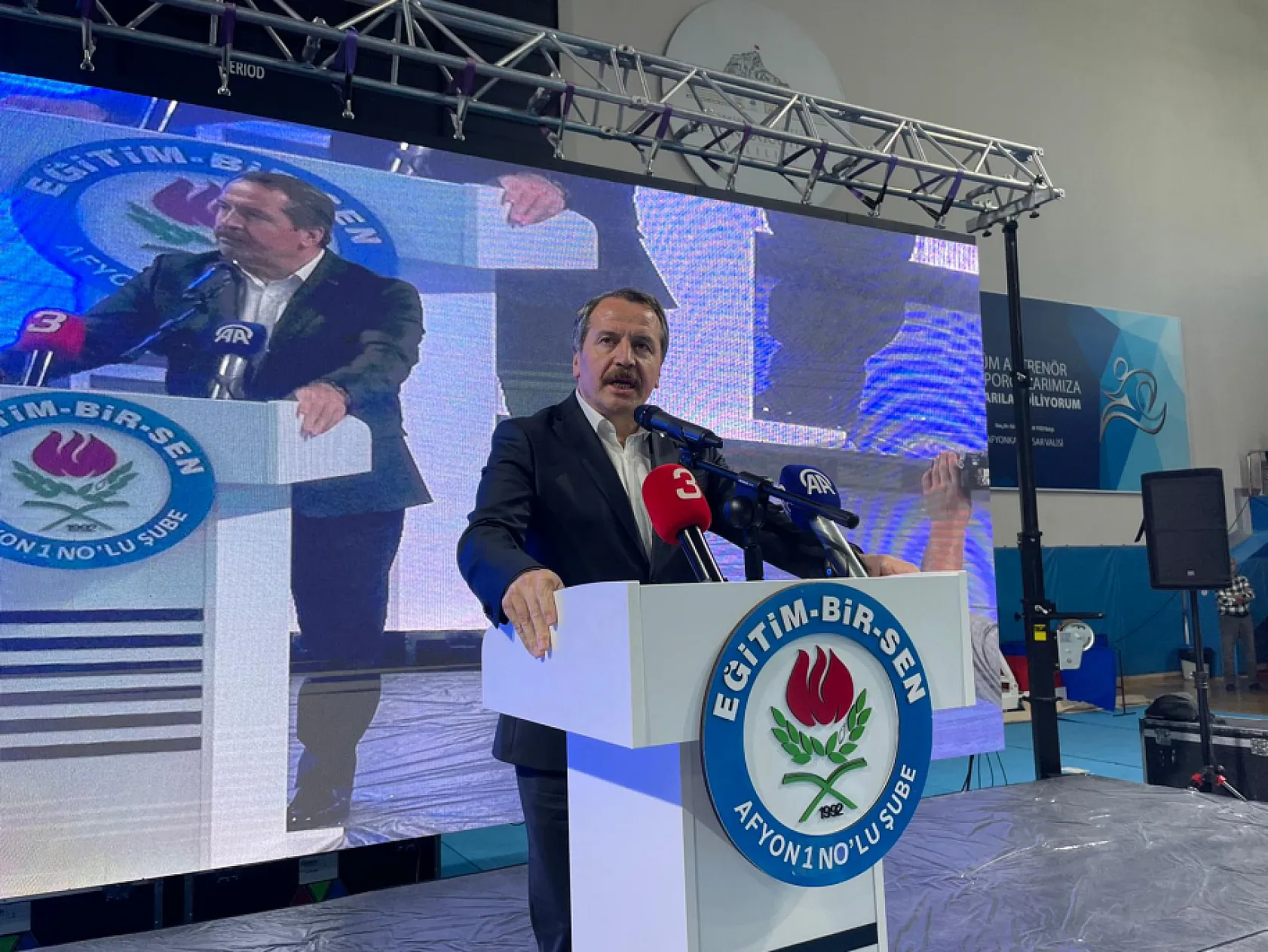 'Tüm Kitaplar, Bir Kitabın Anlaşılması İçin Okunur'
